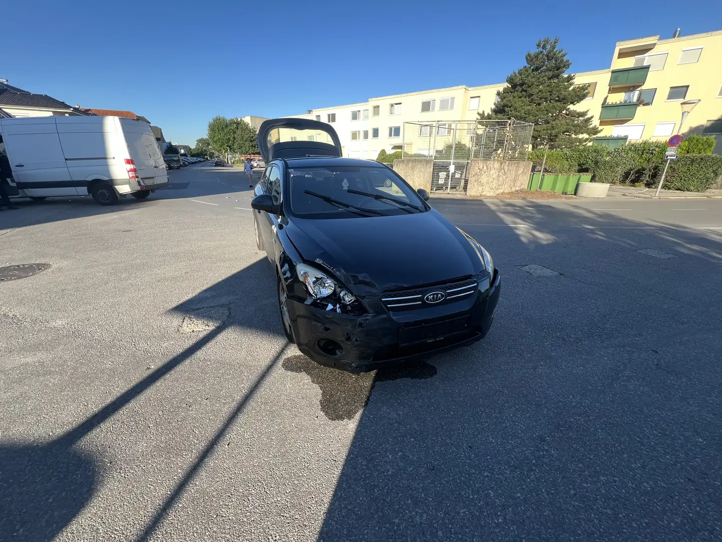 Kia Ceed / cee'd 1,6 CRDi Cool DPF Schwarz - 1