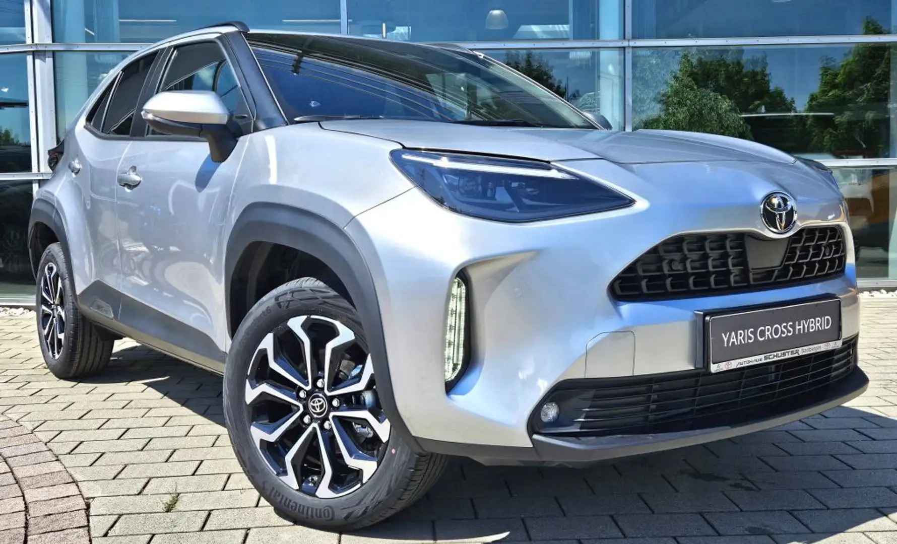 Toyota Yaris Cross Hybrid 130 1.5 VVT-i Team Deutschland*Winter Paket Plateado - 2