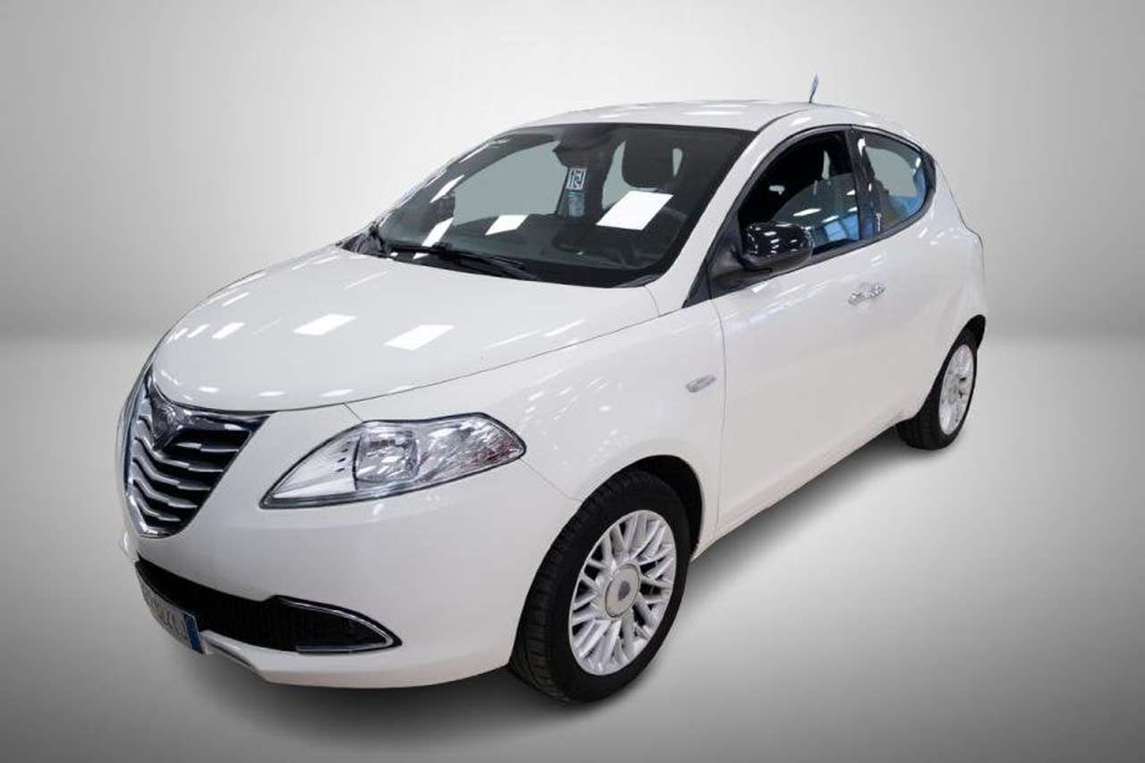 Lancia Ypsilon 1.2 8v Silver s&s 69cv E6