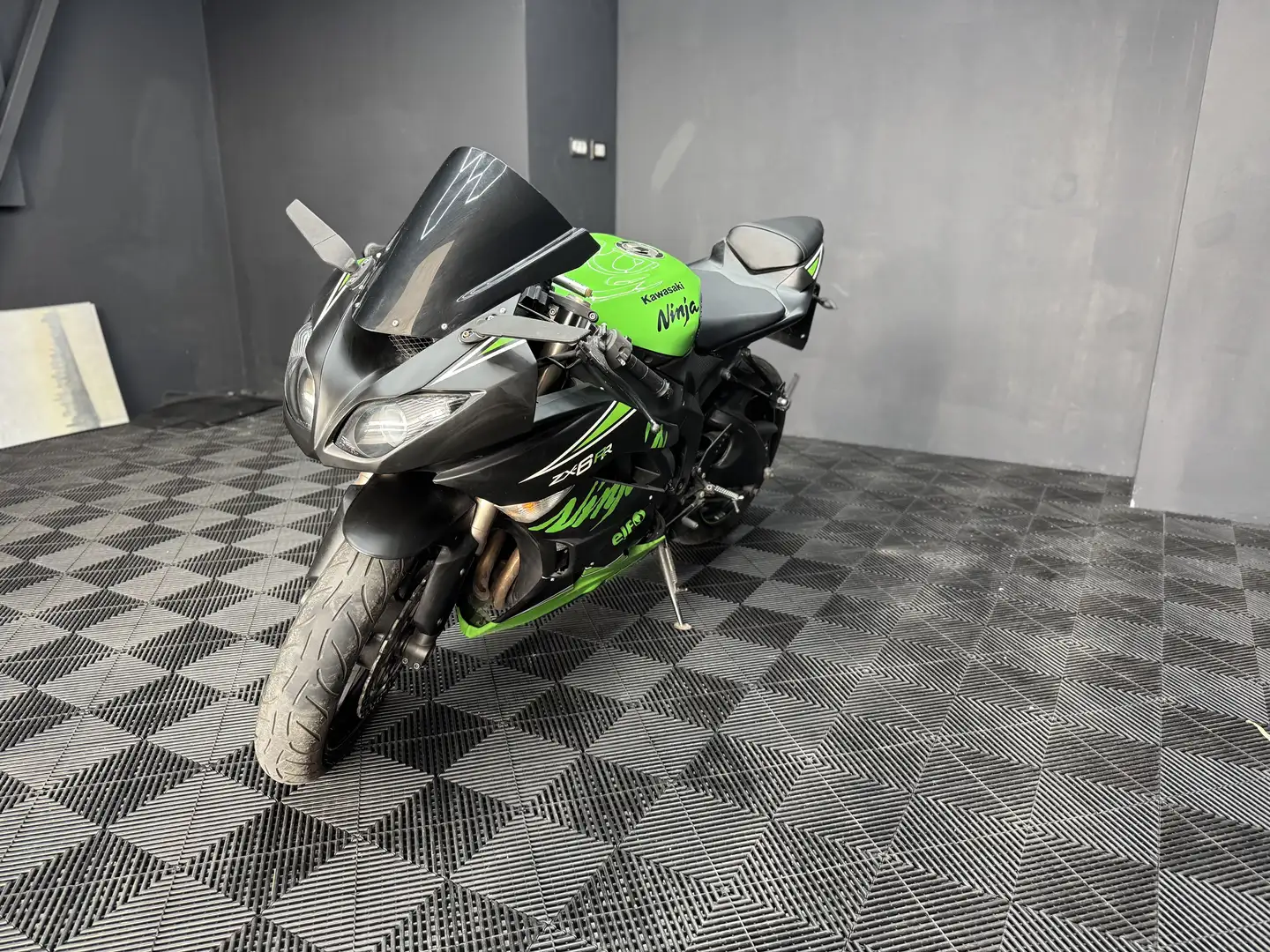 Kawasaki Ninja ZX-6R - 1