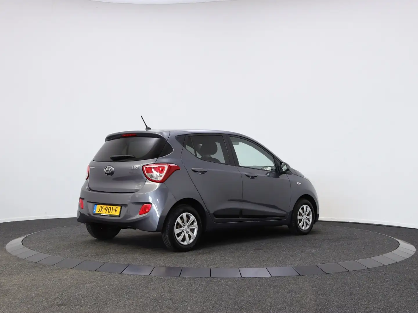 Hyundai i10 1.0i i-M. Go! | Navigatie | Cruise Control | Airco Grijs - 2