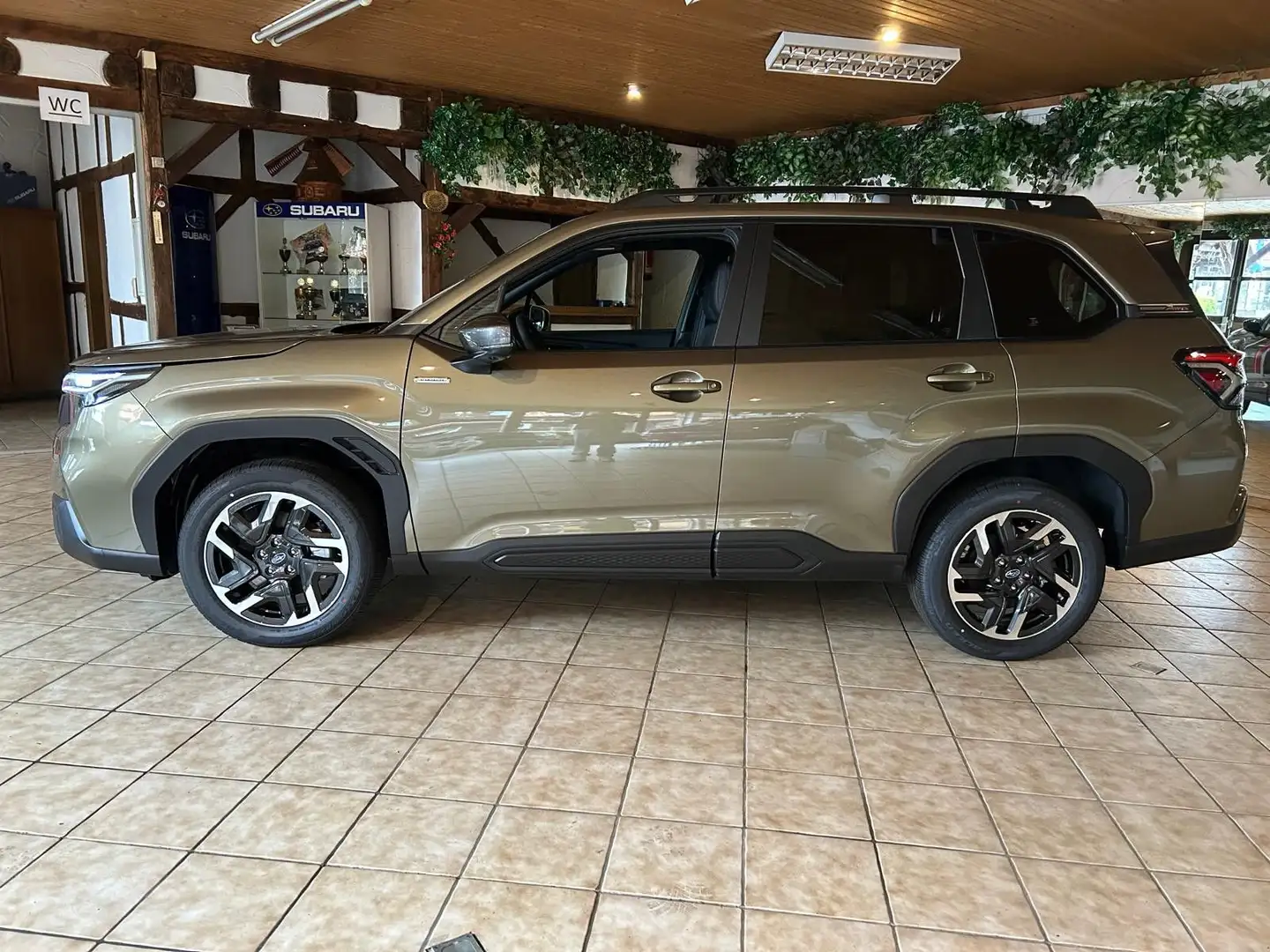 Subaru Forester Exclusive CVT 4WD Grün - 2