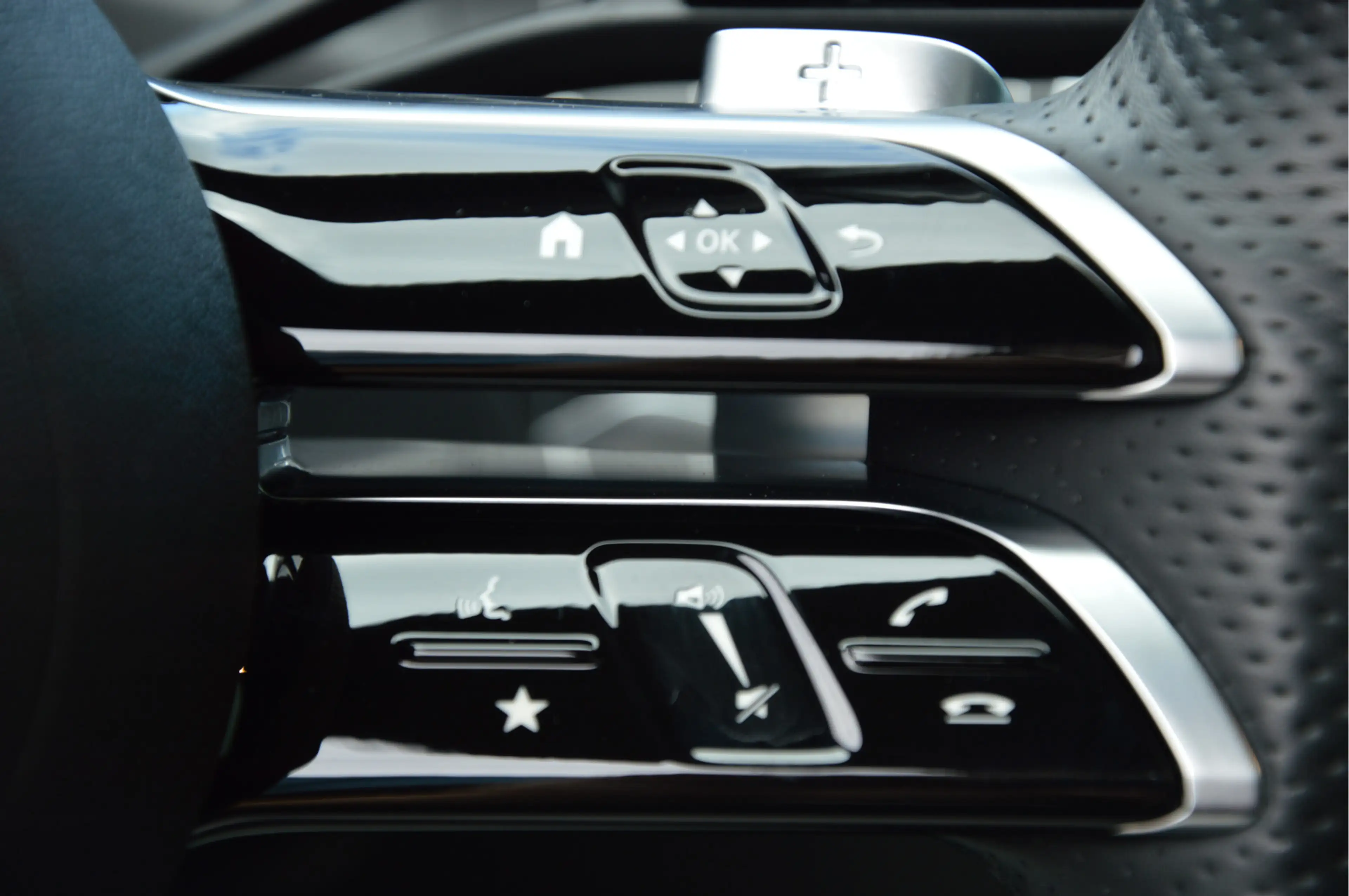 Mercedes-Benz C 400 e 4MATIC AMG Line PANORAMADAK | BURMESTER | HUD | — photo 17