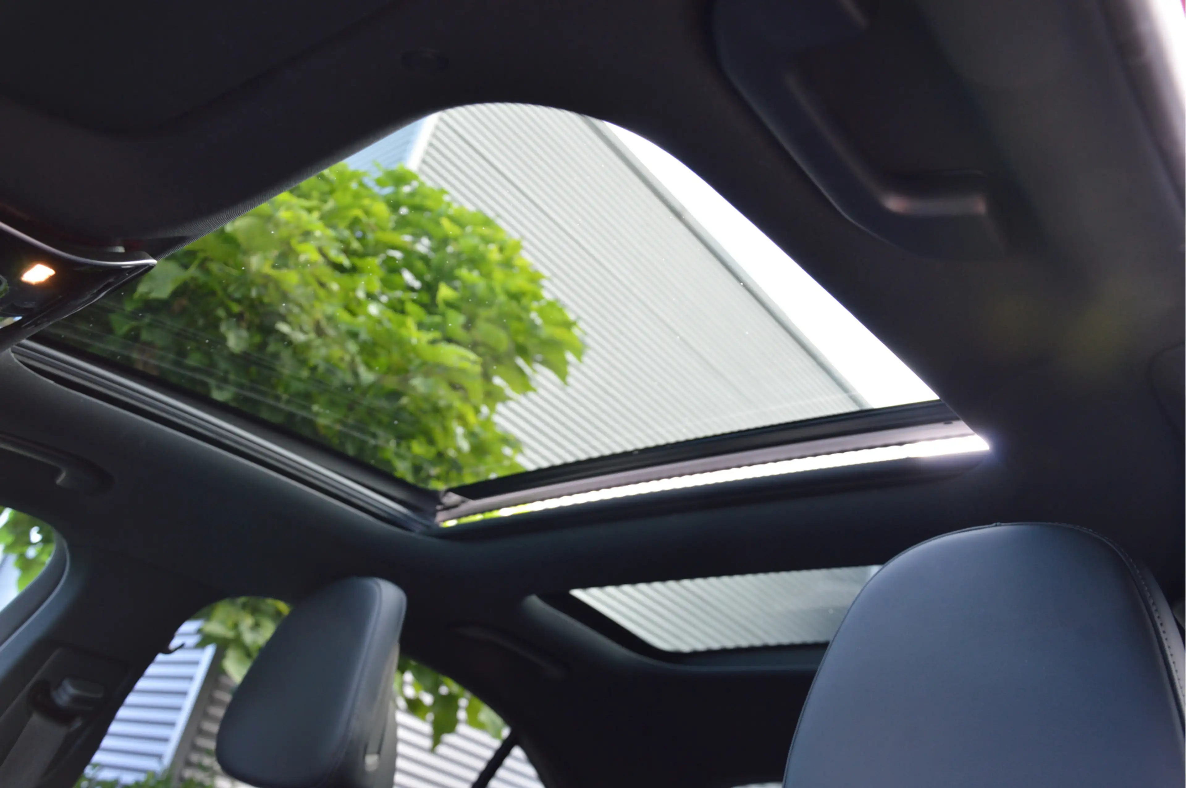 Mercedes-Benz C 400 e 4MATIC AMG Line PANORAMADAK | BURMESTER | HUD | — photo 39