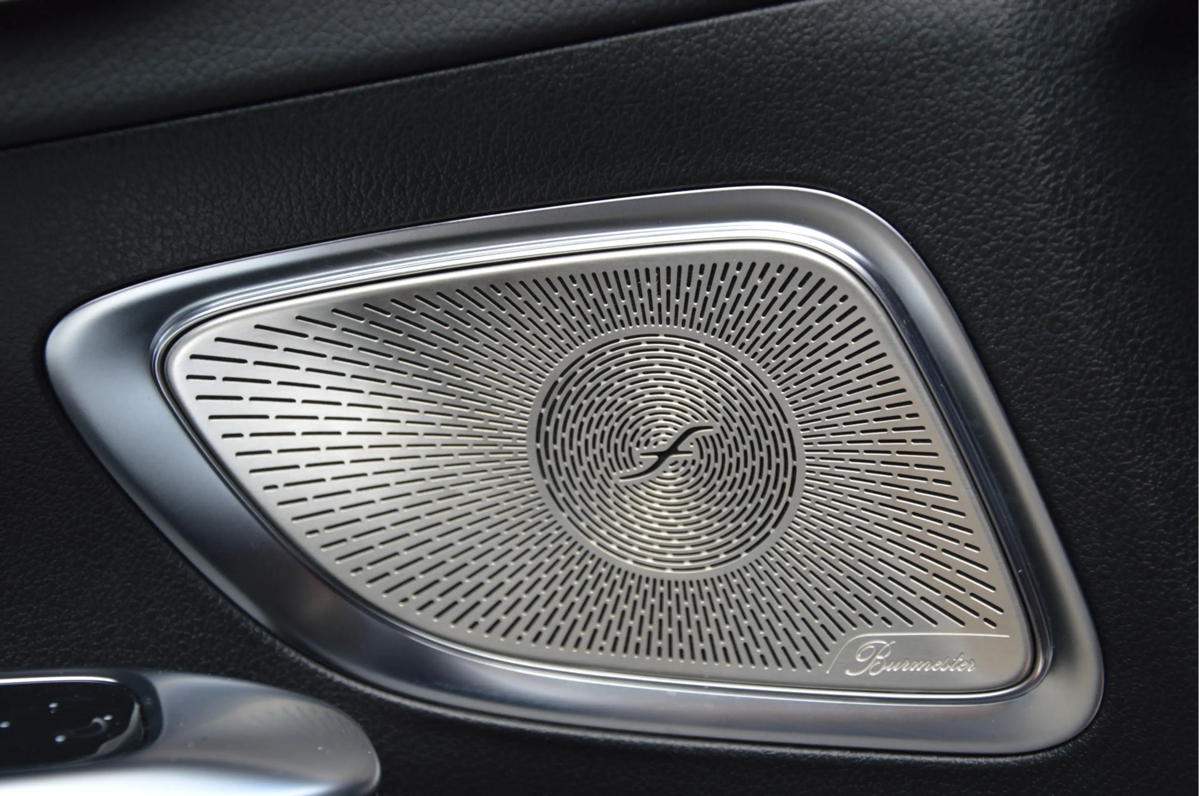 Mercedes-Benz C 400 e 4MATIC AMG Line PANORAMADAK | BURMESTER | HUD | — photo 35