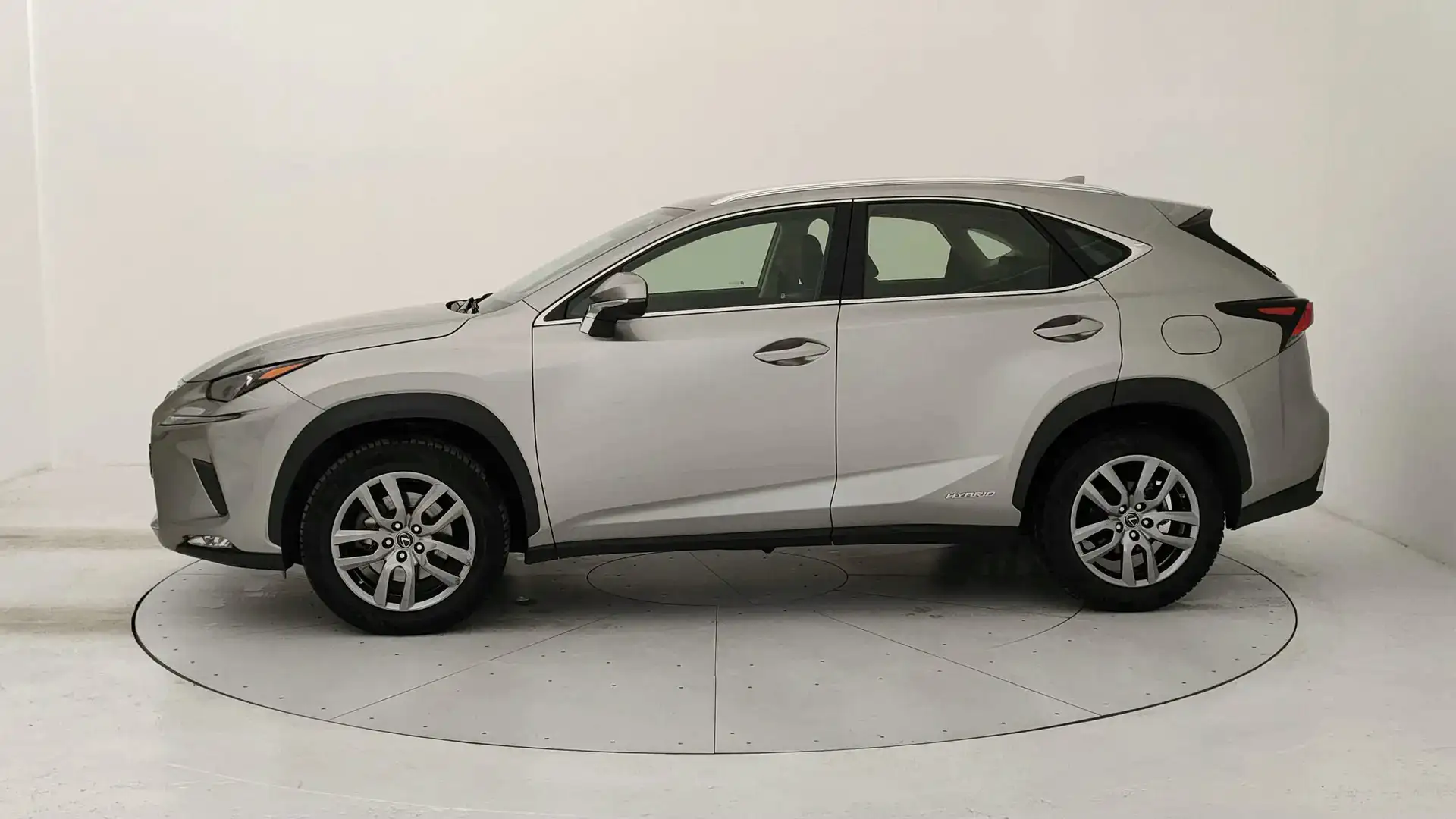 Lexus NX 300h 300h 2.5 Premium 4wd cvt Grau - 2