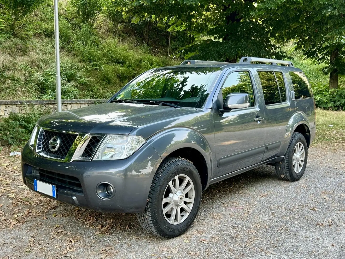 Nissan Pathfinder Pathfinder III 20102.5 dci LE auto Gri - 2