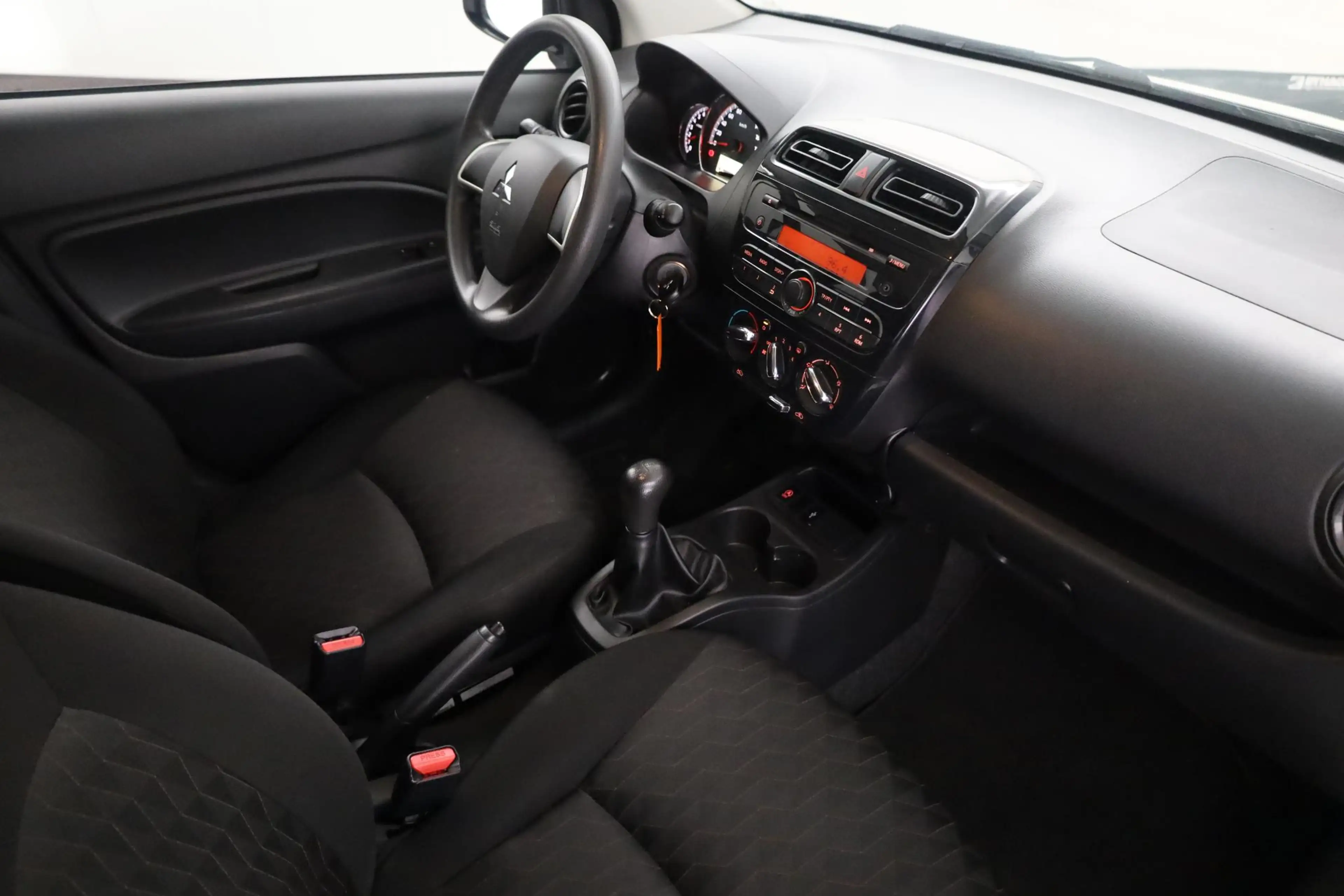 Mitsubishi Space Star 1.0 Cool+ — photo 13