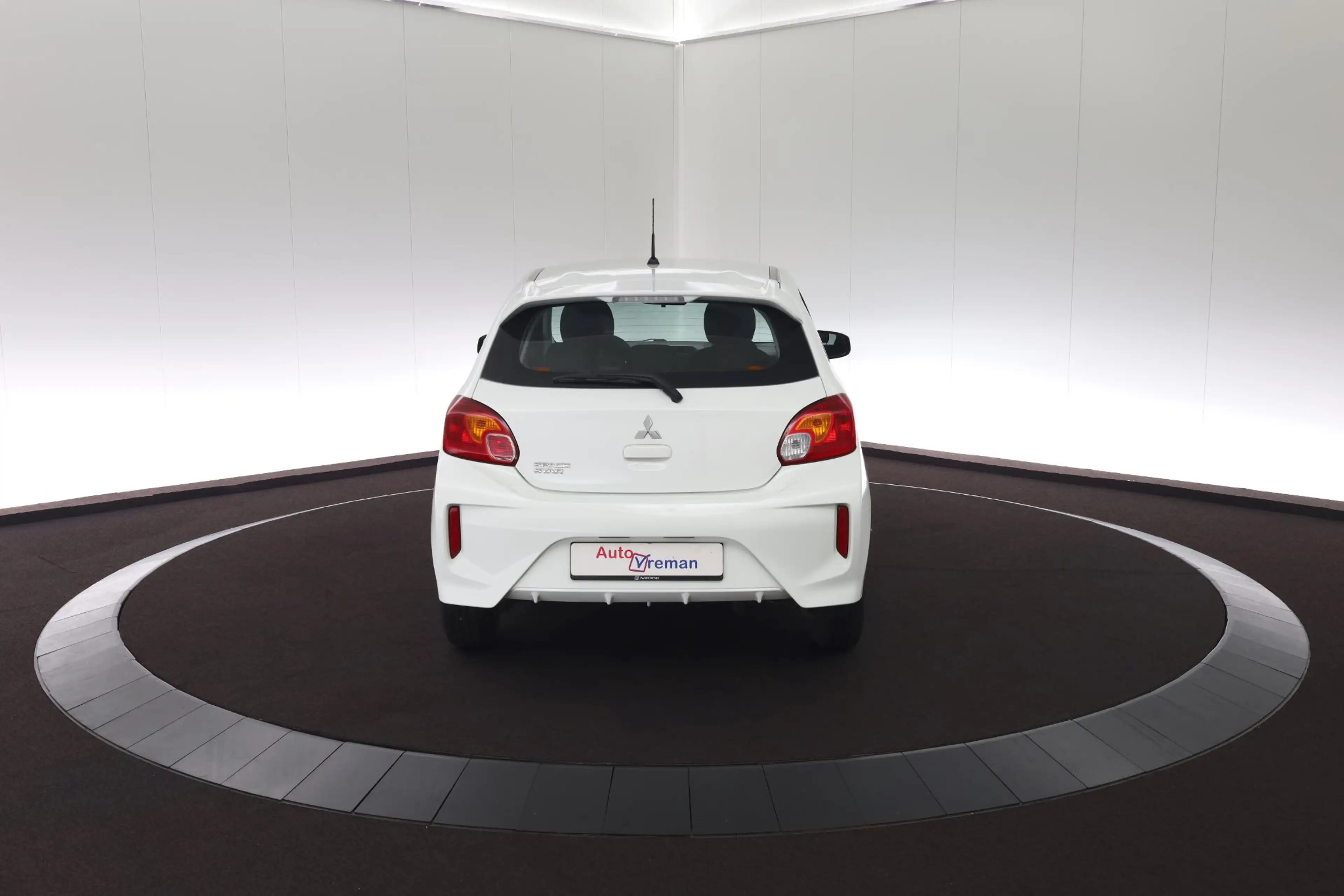 Mitsubishi Space Star 1.0 Cool+ — photo 4