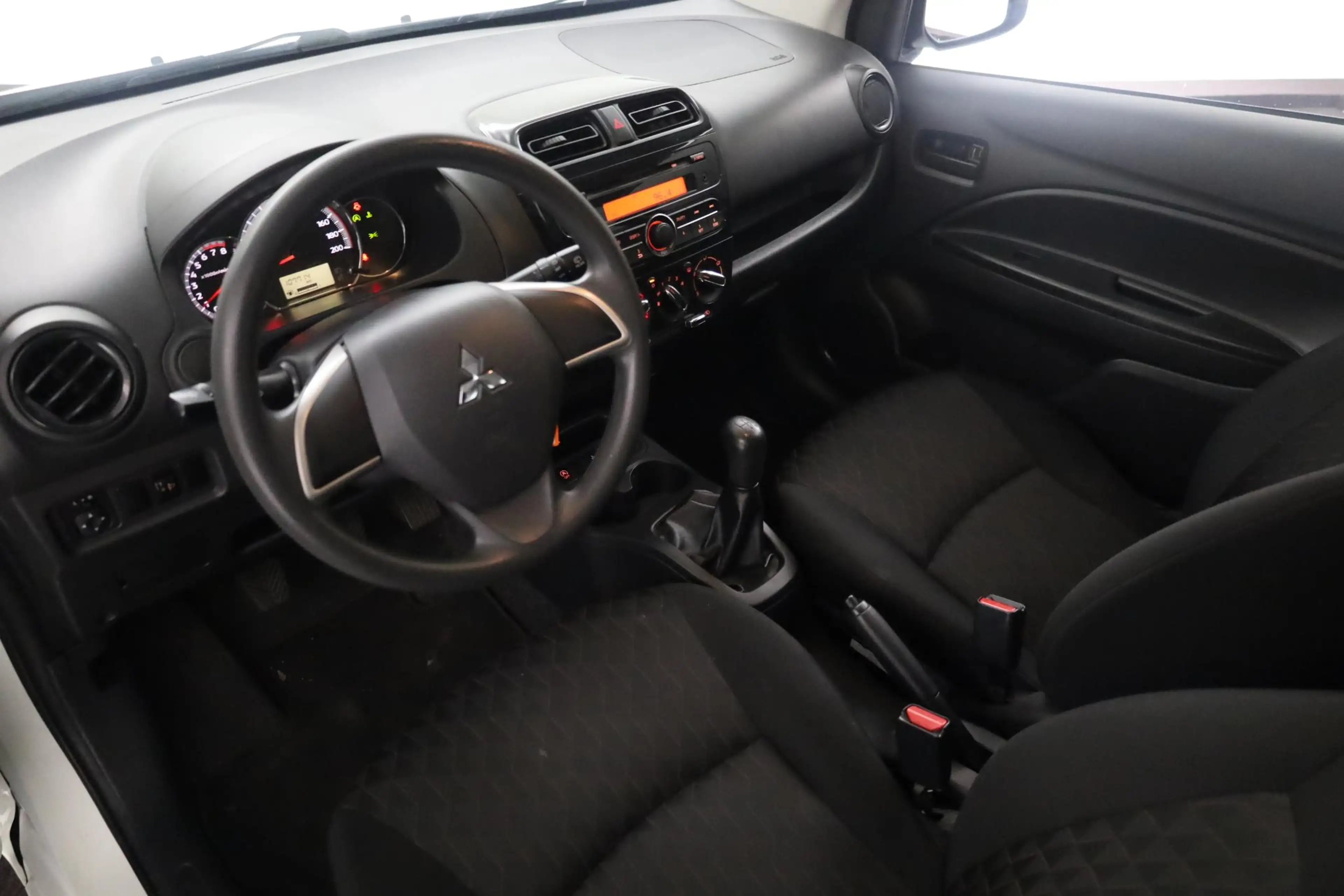 Mitsubishi Space Star 1.0 Cool+ — photo 10