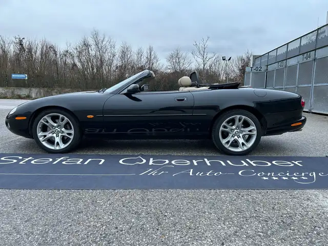 Jaguar XK8 aus Verlassenschaft