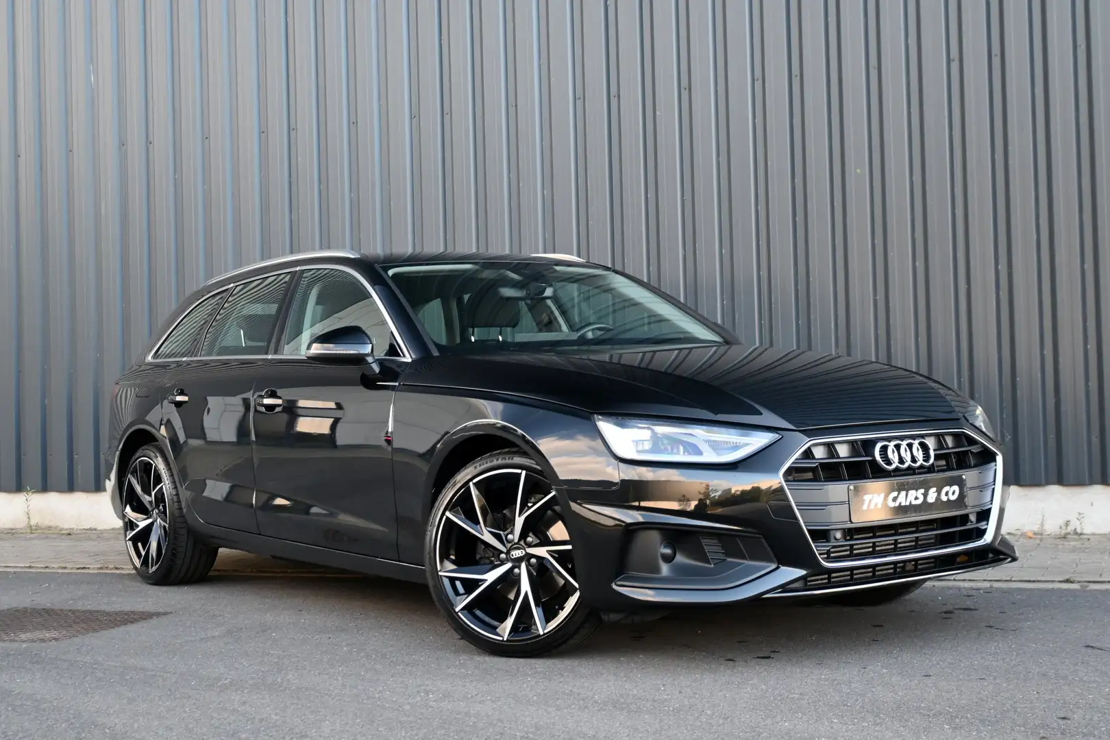 Audi A4 35TFSI S-Tronic 150PK / Leder, LED, PDC, Cruise Zwart - 1