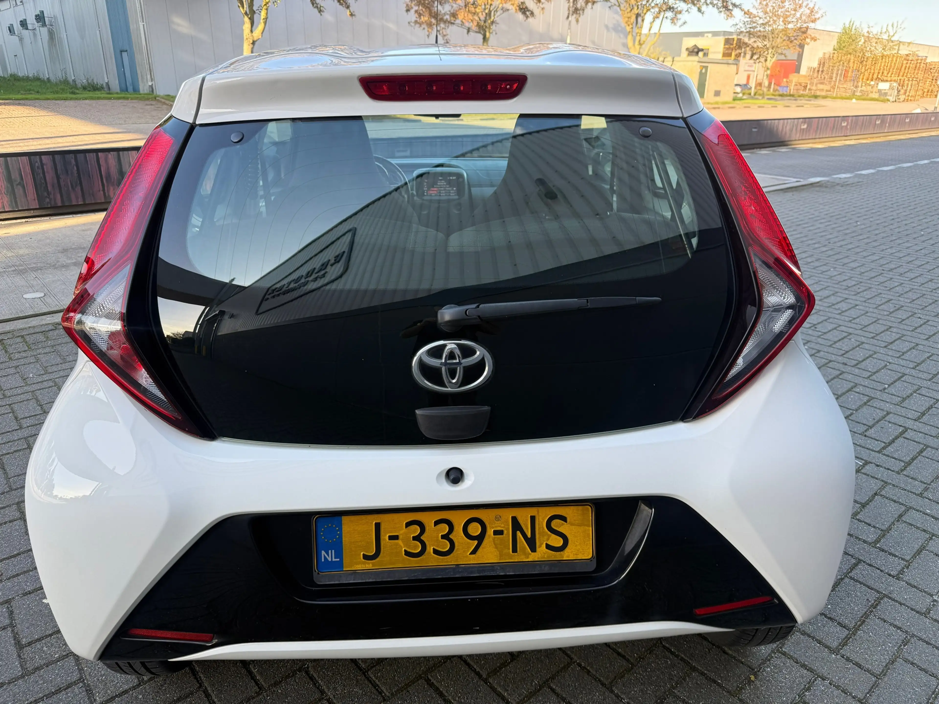 Toyota Aygo 1.0 VVT-i x-play*CAMERA*NAVI*ELKT-RAAM*AIRCO*APK*N — photo 6