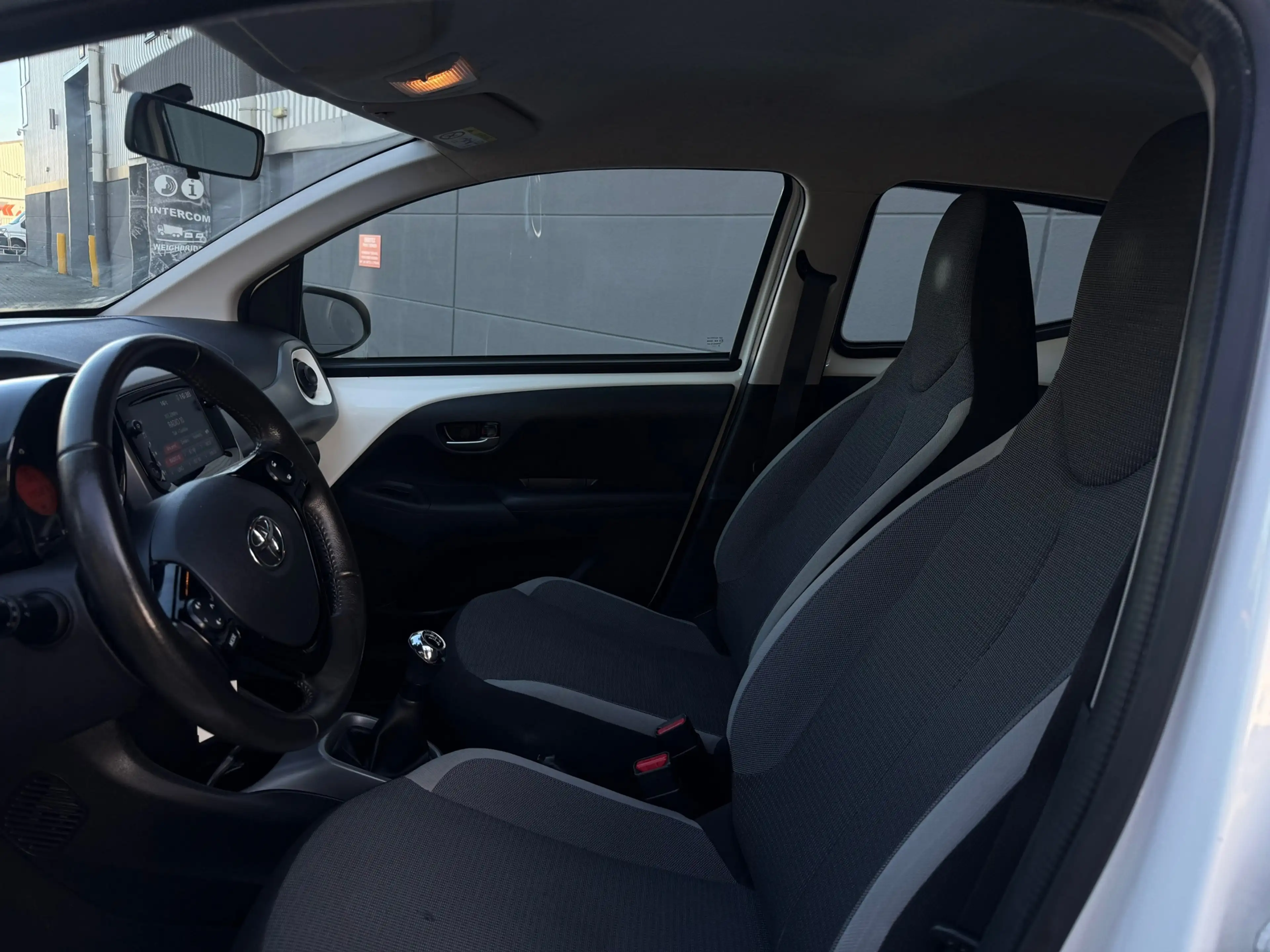 Toyota Aygo 1.0 VVT-i x-play*CAMERA*NAVI*ELKT-RAAM*AIRCO*APK*N — photo 10