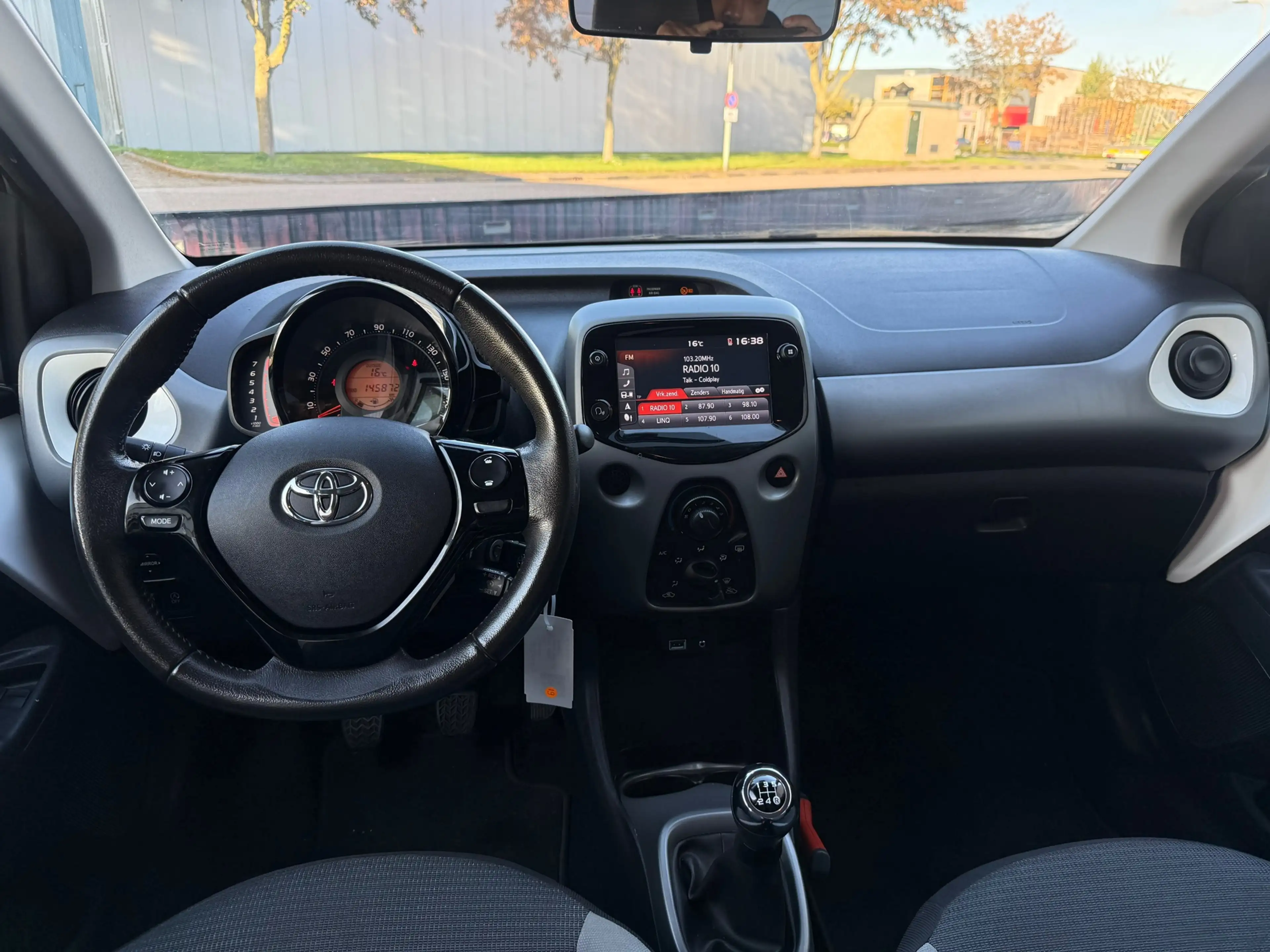 Toyota Aygo 1.0 VVT-i x-play*CAMERA*NAVI*ELKT-RAAM*AIRCO*APK*N — photo 18