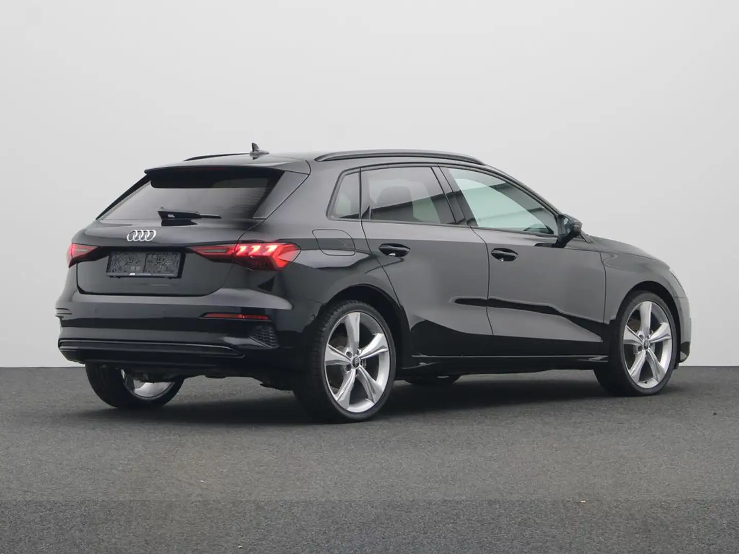 Audi A3 Sportback PHEV S-LINE 40 TFSIe 204 PK S-TRONIC AUTOMAAT Schwarz - 2