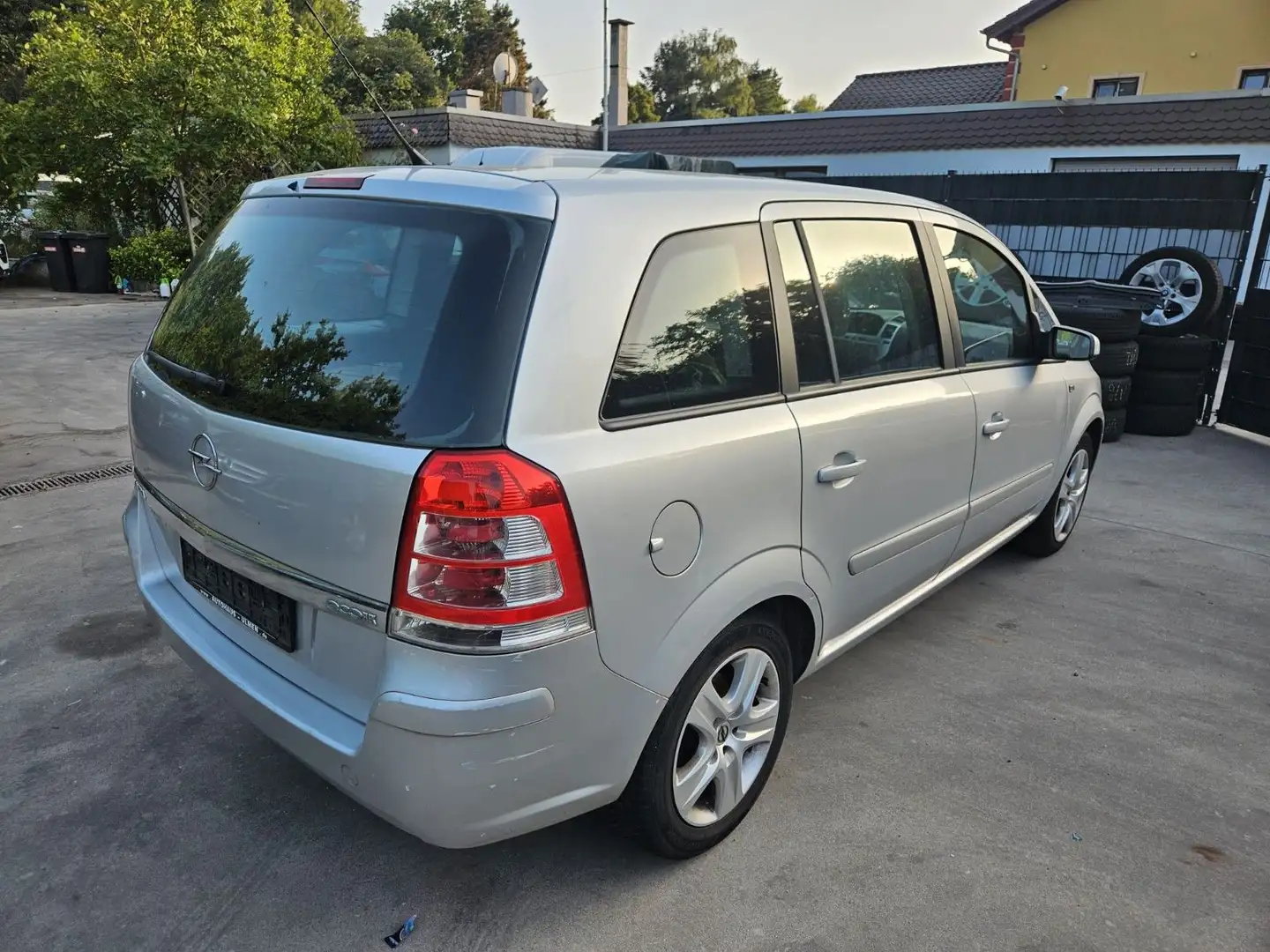Opel Zafira B Edition Argintiu - 2