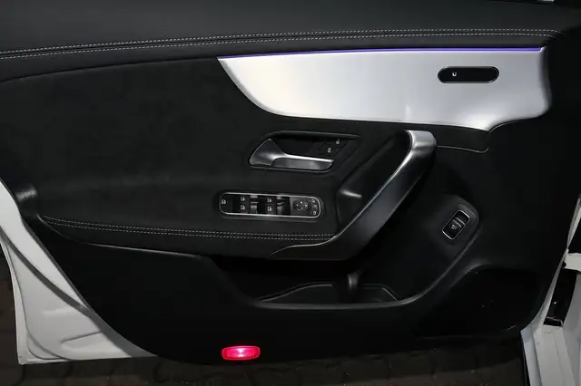 Mercedes-Benz Cla view 12