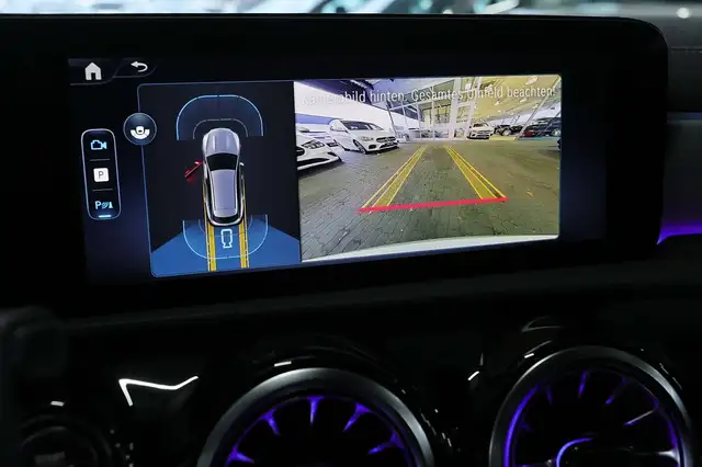 Mercedes-Benz Cla view 11