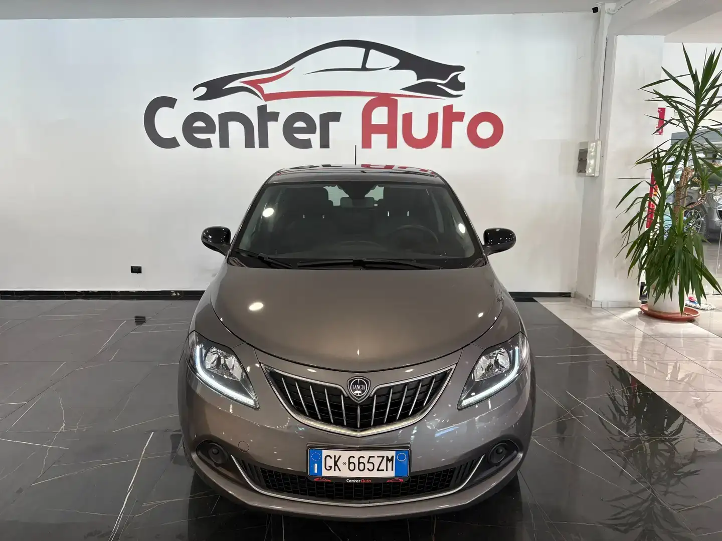 Lancia Ypsilon 1.0 FireFly 5 porte S&S Hybrid UnYca - 2