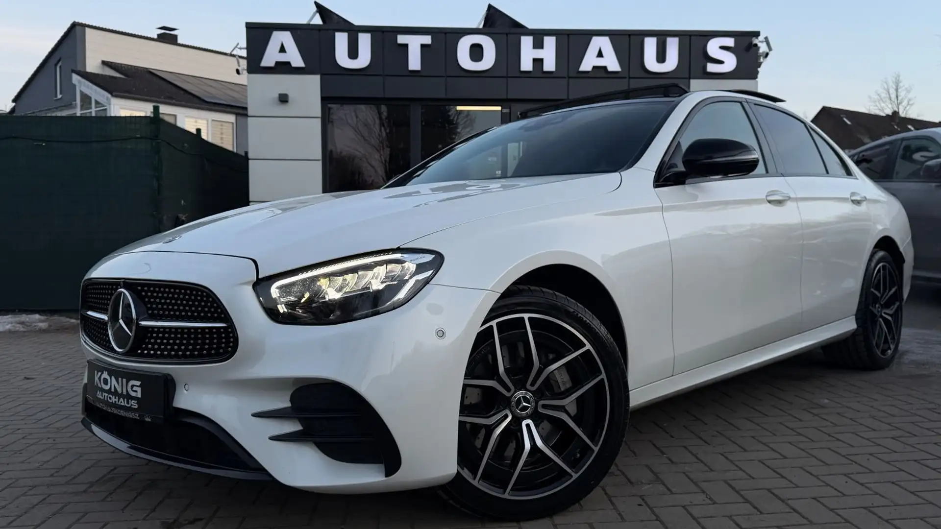 Mercedes-Benz E 300 de*AMG*4Matic*BURMESTER*NIGHT*360°PANO* Weiß - 1