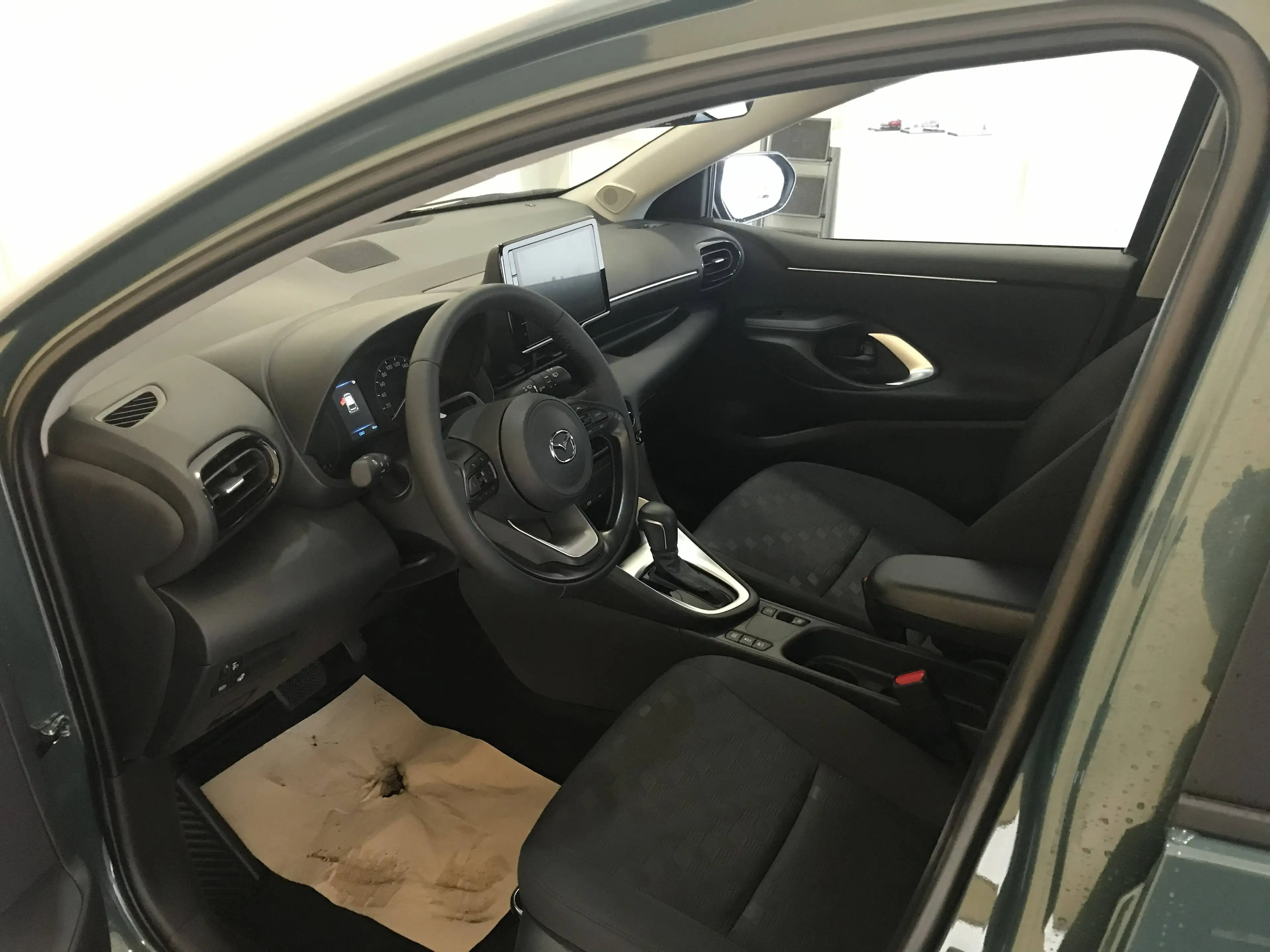 Mazda 2 2026 Mazda2 Hybrid 1.5L Hybrid VVT-i 116 CVT Exclusive-Line — photo 13