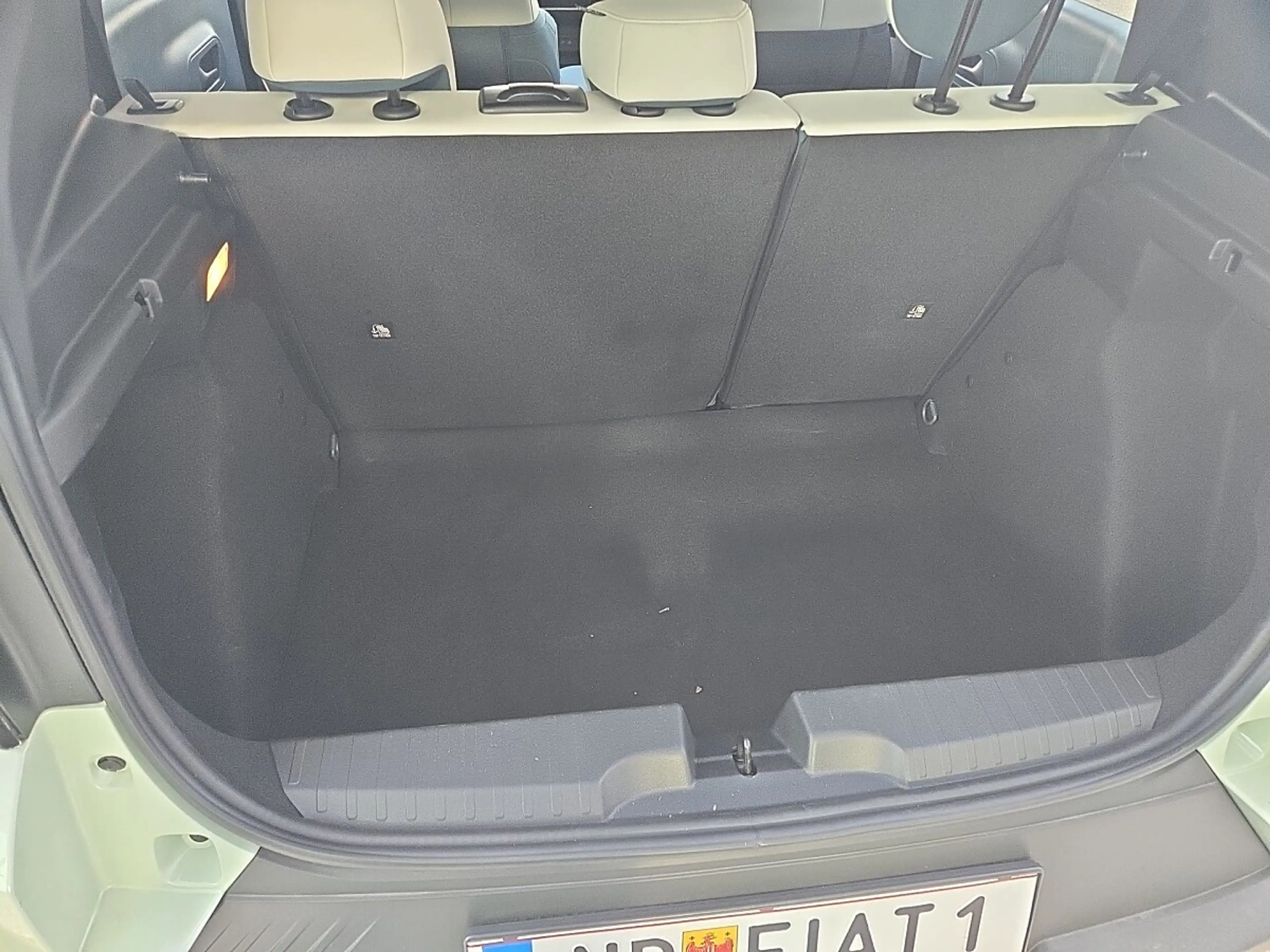 Fiat Grande Panda Hybrid mHEV 110 6-Gang eDCT La Prima — photo 12