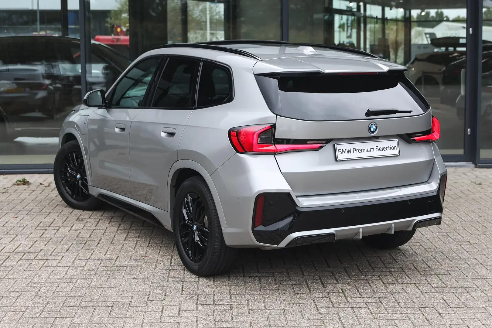 BMW X1 xDrive30e High Executive M Sport Automaat / Panora Zilver - 2