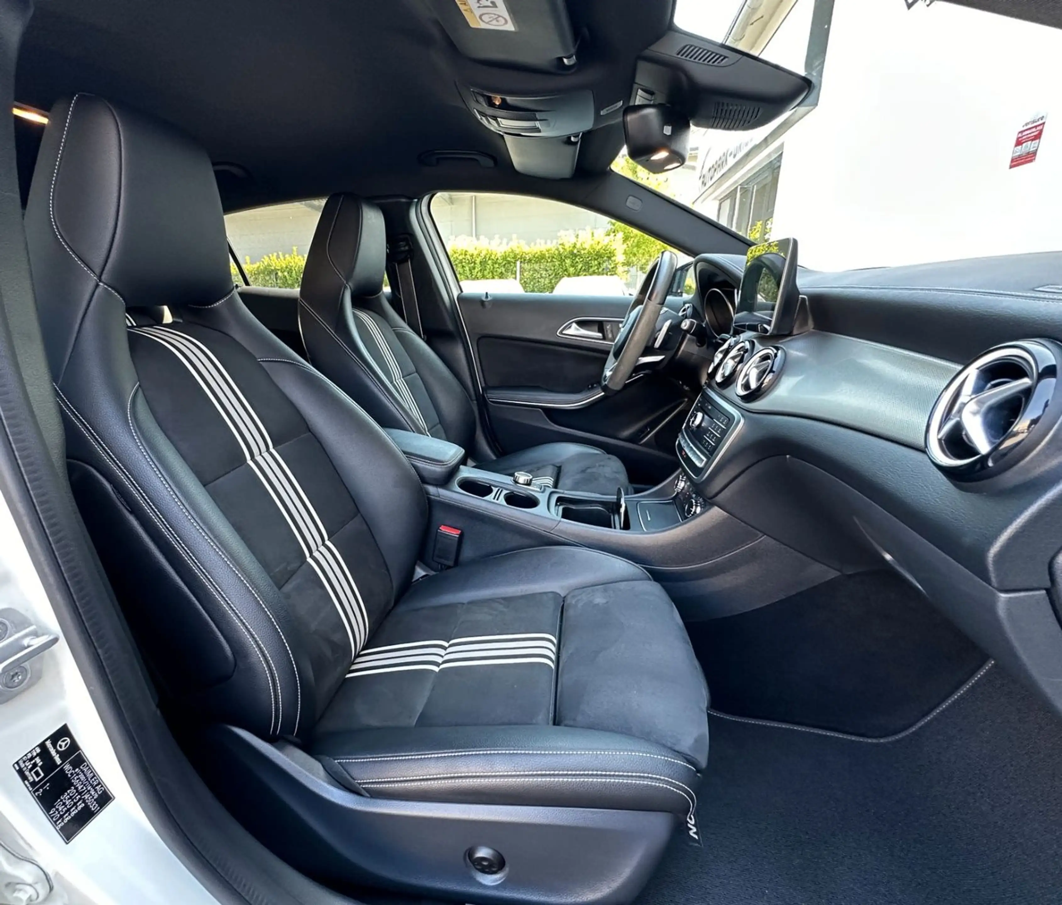 Mercedes-Benz GLA 220 4Matic*AMG*NUR 38 TKM*EDITION 1*KAMERA* — photo 6