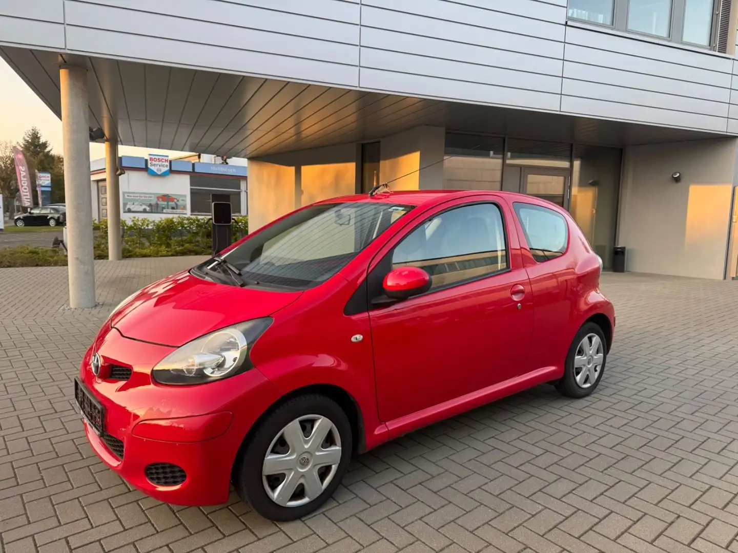 Toyota Aygo AYGO Cool KLIMA ELEKTRISCHE FENSTER TÜV NEU Roşu - 2