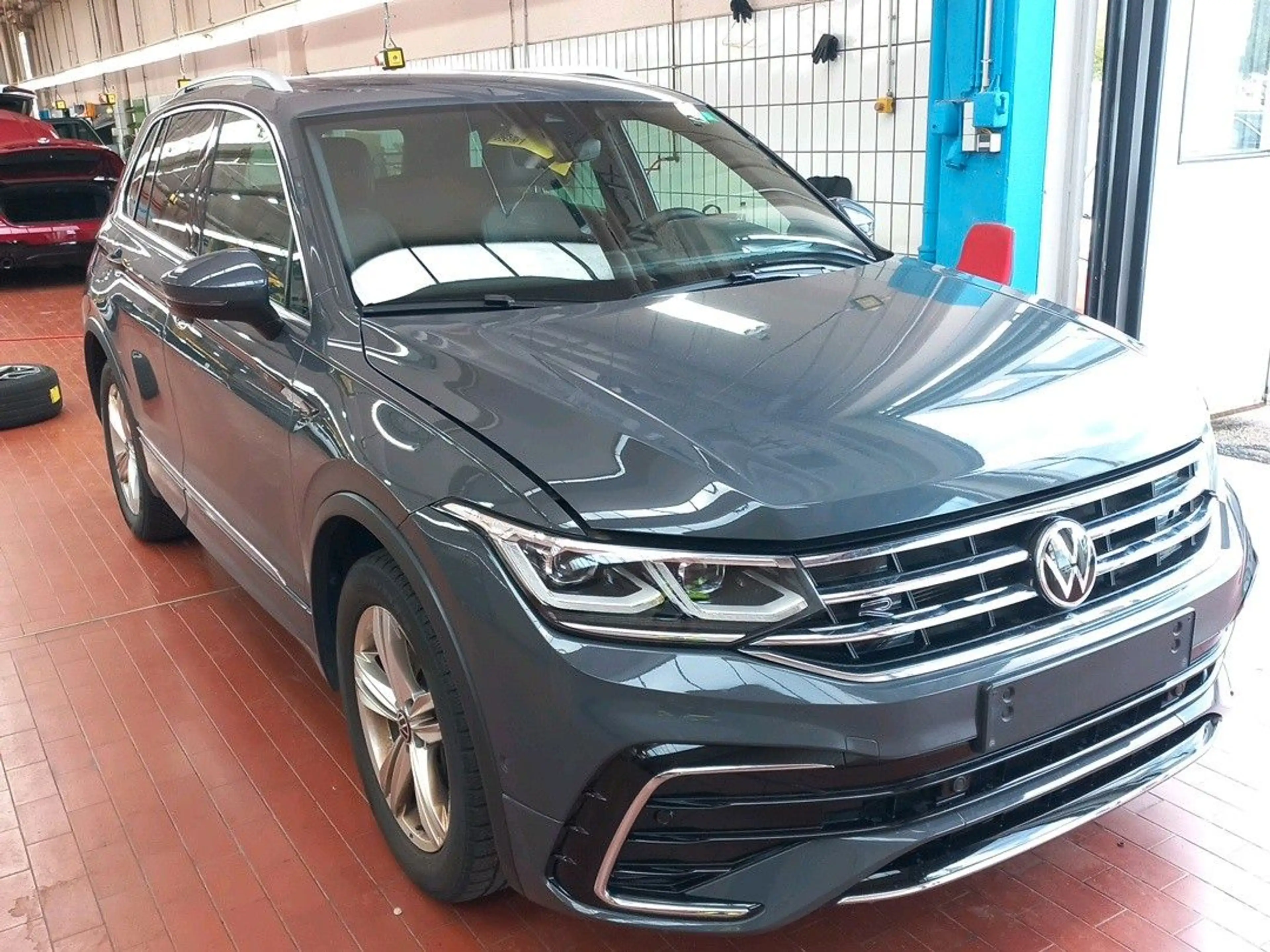 Volkswagen Tiguan R-Line 4Motion — photo 3