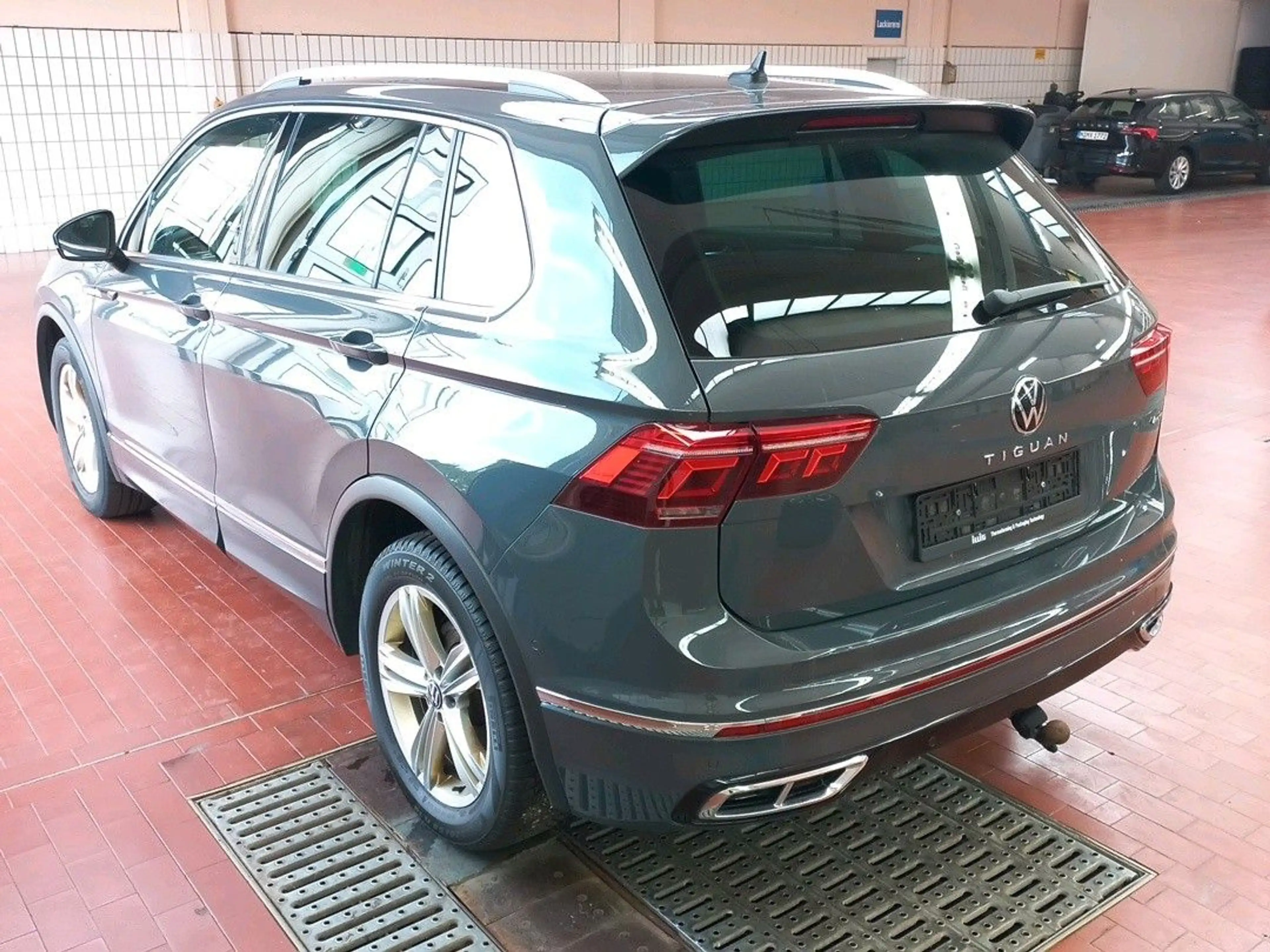 Volkswagen Tiguan R-Line 4Motion — photo 2