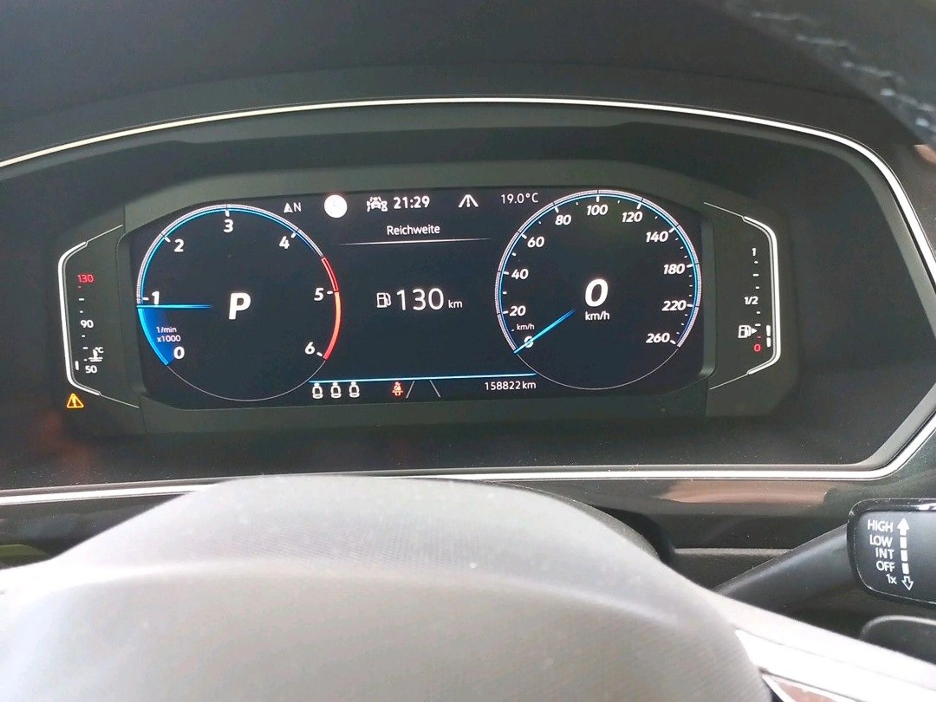Volkswagen Tiguan R-Line 4Motion — photo 6