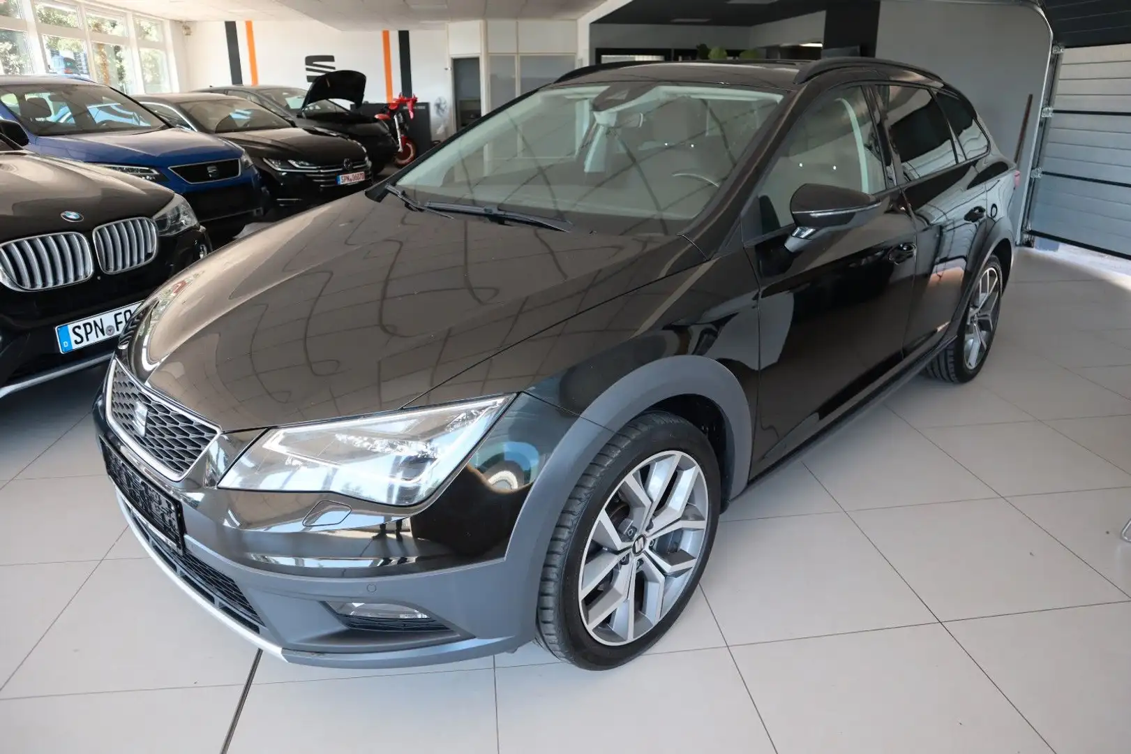 SEAT Leon ST X-Perience 4Drive/DAB/KAMERA/PANO Schwarz - 1