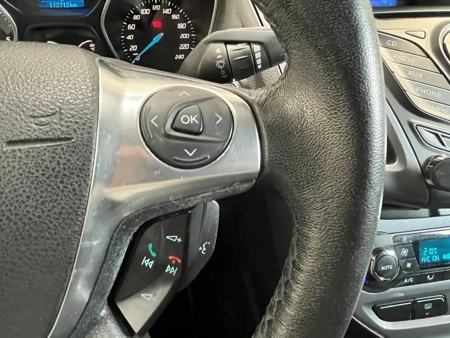 Ford Focus Titanium Rot - 2