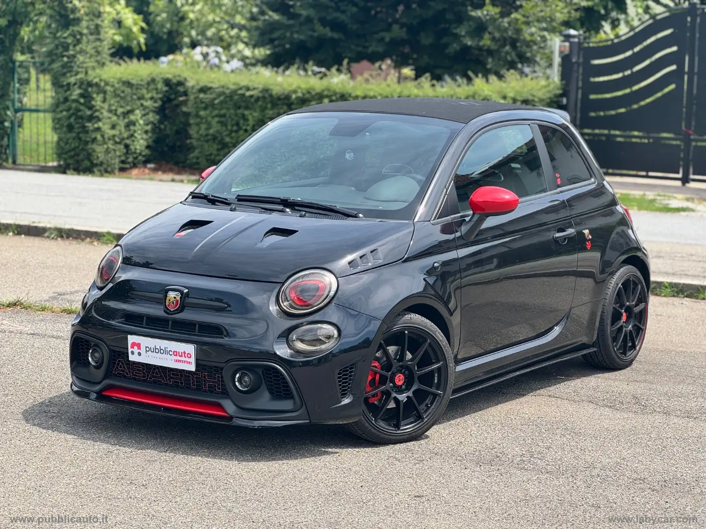 Abarth 595C F595 C 1.4 Turbo T-Jet 165 CV Nero - 1