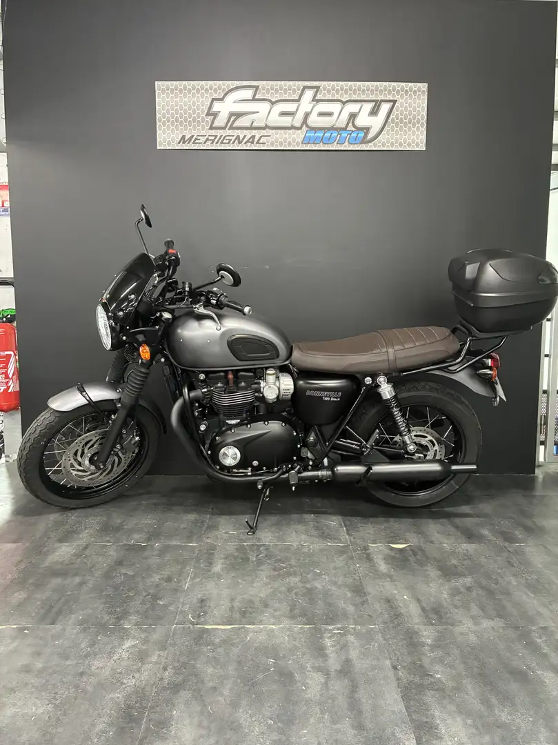 Triumph Bonneville T120 Schwarz - 2