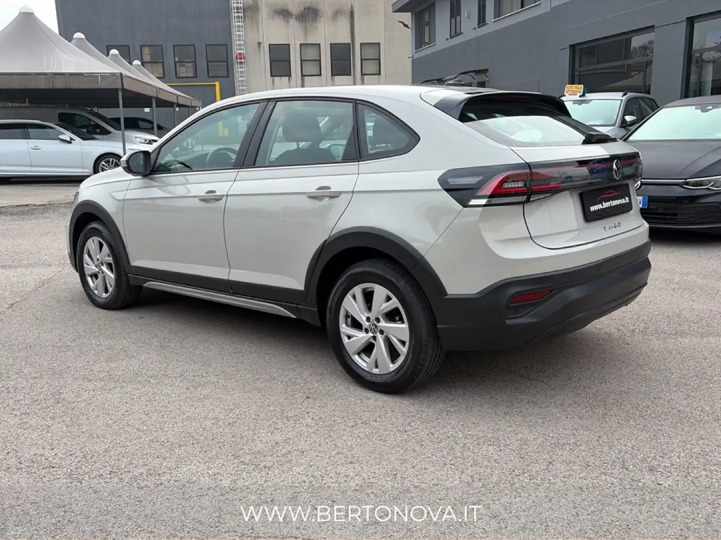 Volkswagen Taigo 1.0 TSI 85kW Life DSG Grau - 2