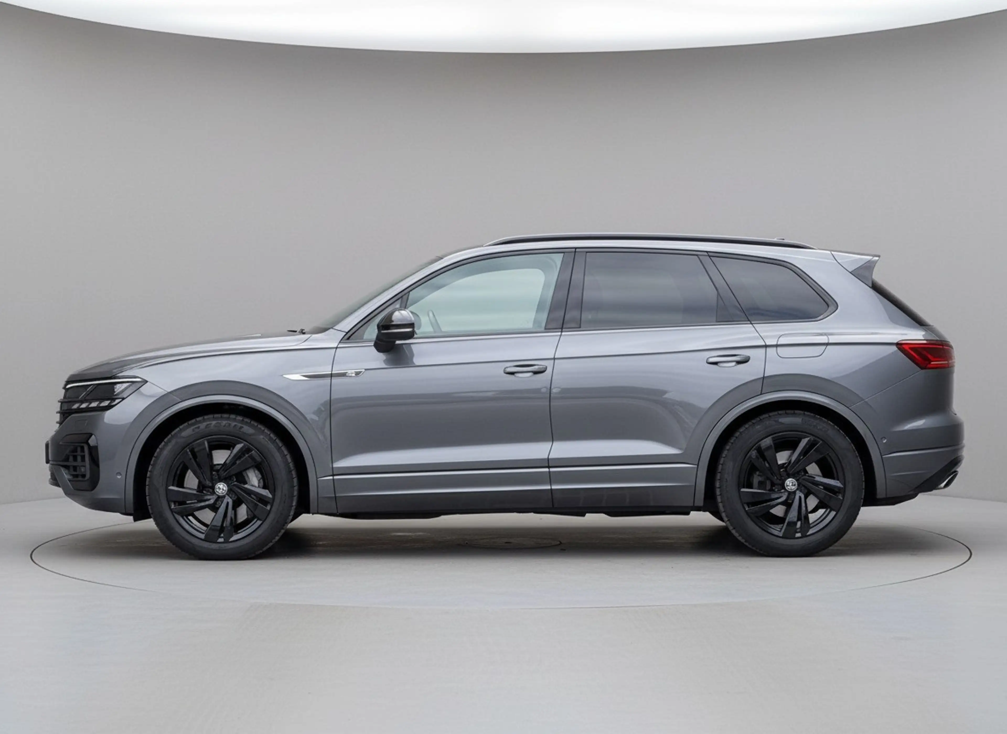 Volkswagen Touareg 3.0 TSi 4MOTION R | Trekhaak | luchtvering | Pano — photo 7