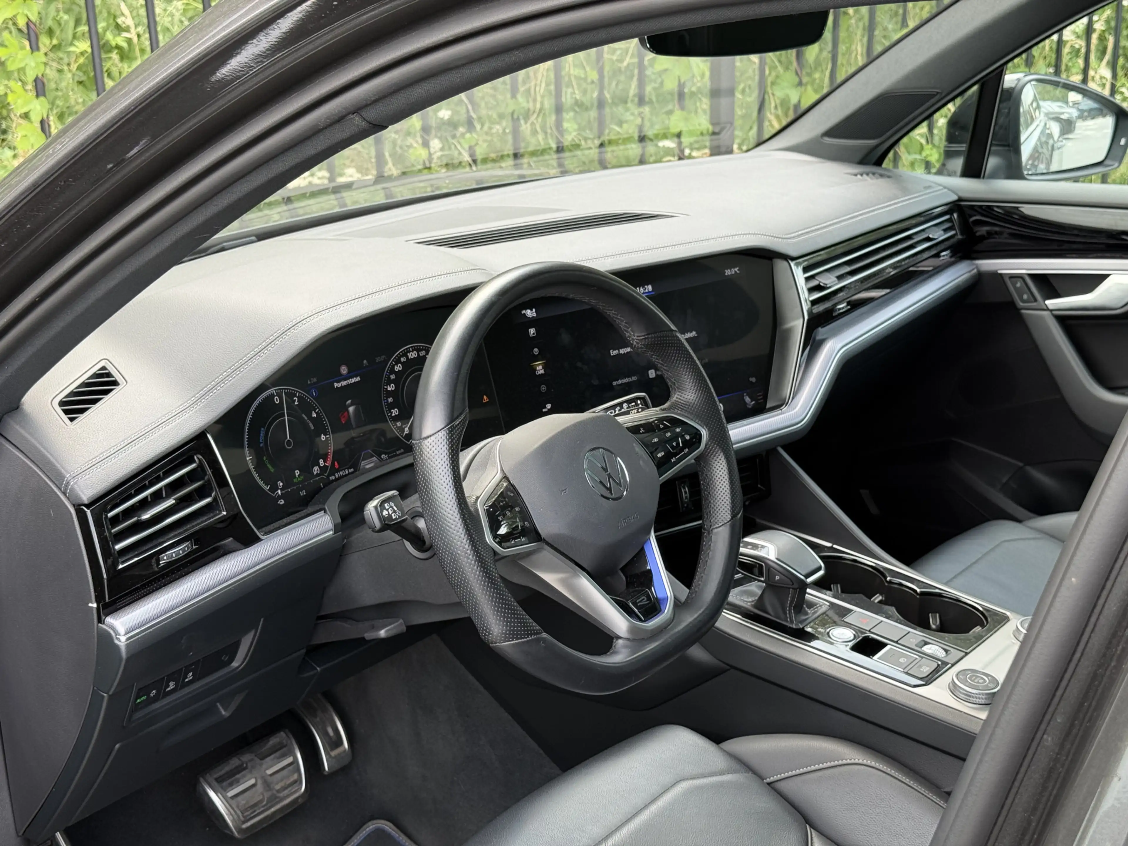 Volkswagen Touareg 3.0 TSi 4MOTION R | Trekhaak | luchtvering | Pano — photo 23