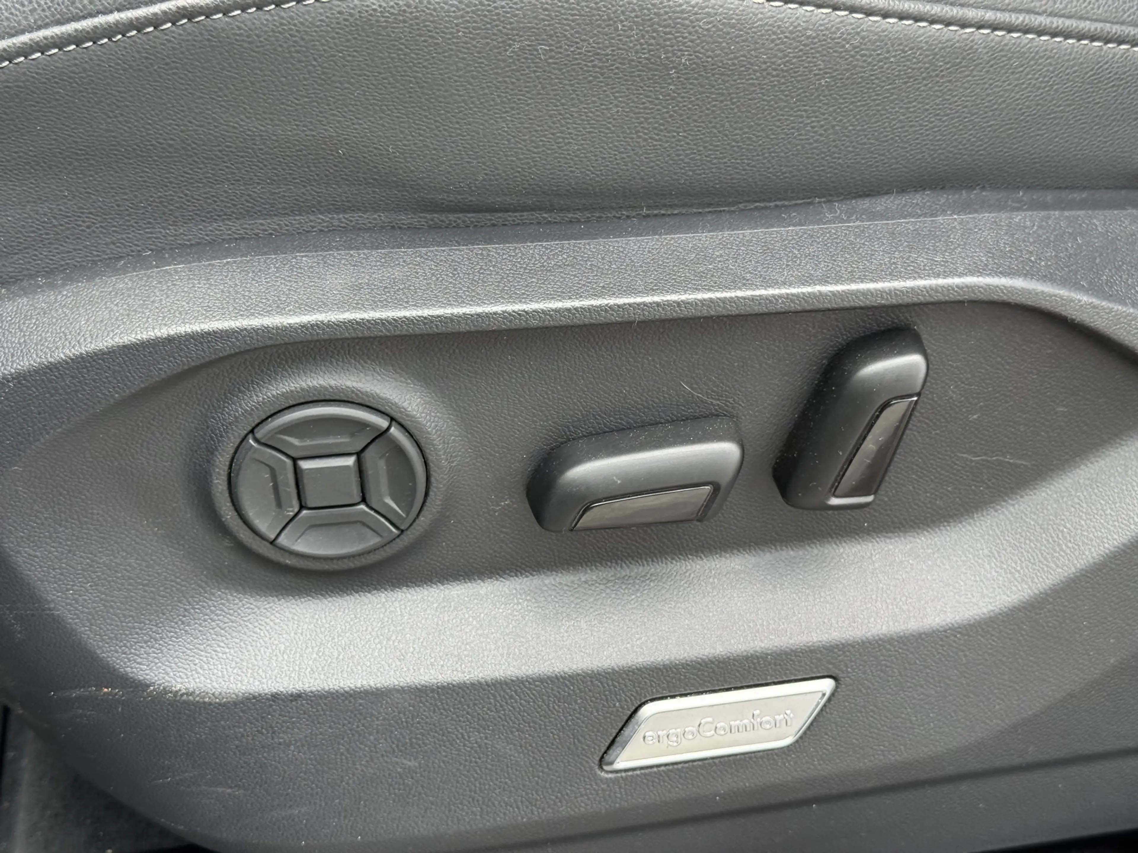 Volkswagen Touareg 3.0 TSi 4MOTION R | Trekhaak | luchtvering | Pano — photo 25