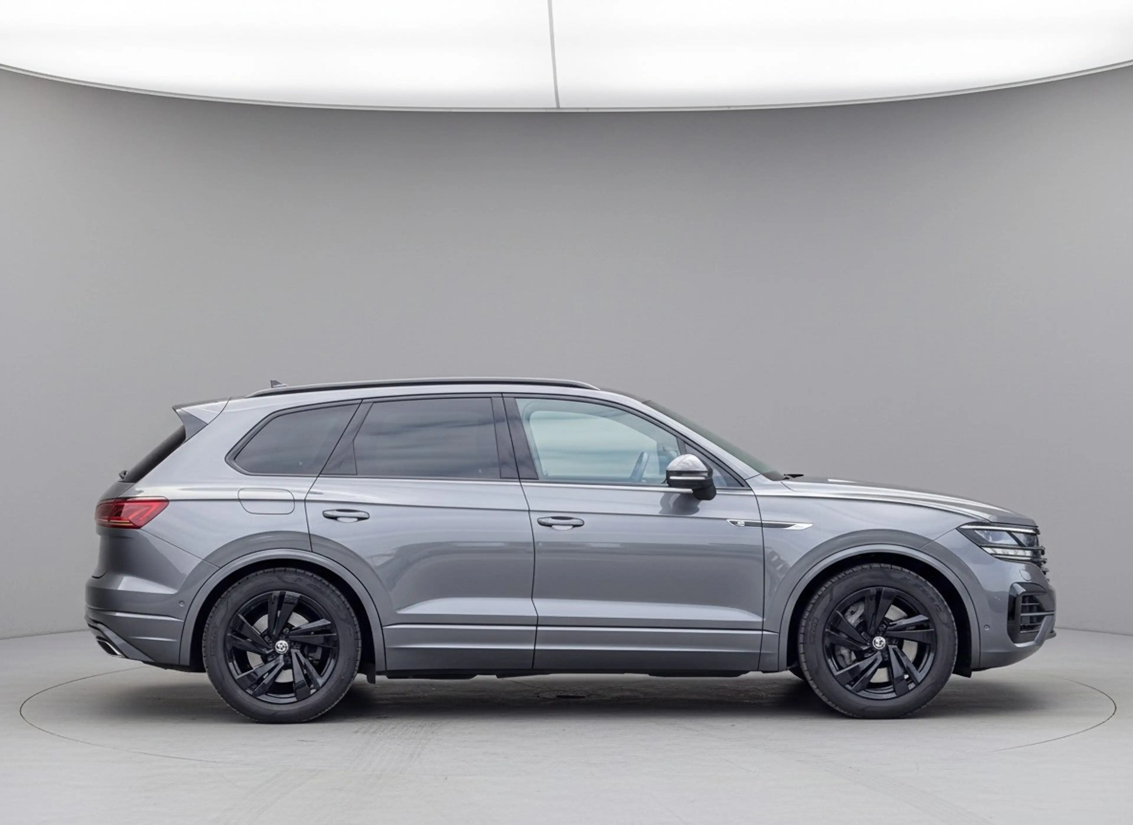 Volkswagen Touareg 3.0 TSi 4MOTION R | Trekhaak | luchtvering | Pano — photo 6