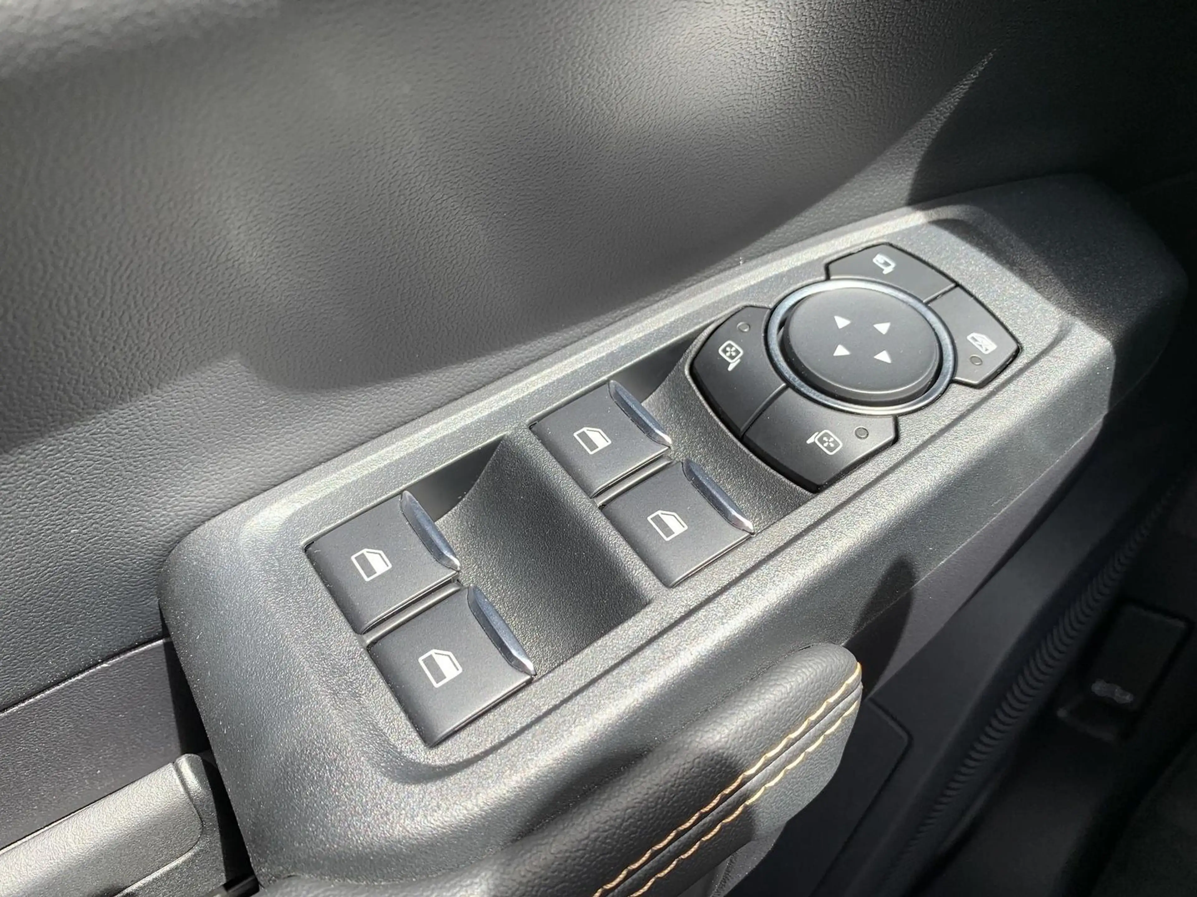 Ford Ranger Wildtrak DoKa 4WD AHK+Rollo+360-Cam+LED — photo 29