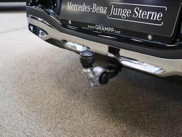 Mercedes-Benz GLB view 19