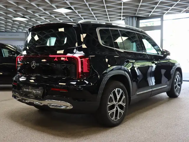 Mercedes-Benz GLB view 5