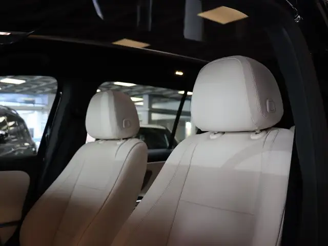 Mercedes-Benz GLB view 12