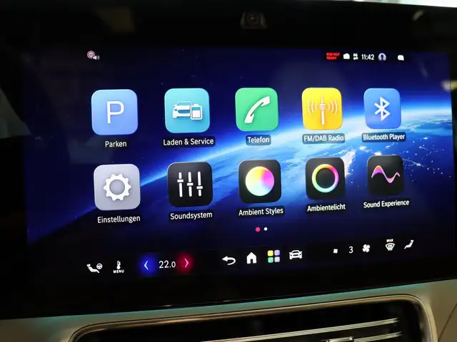 Mercedes-Benz GLB view 24