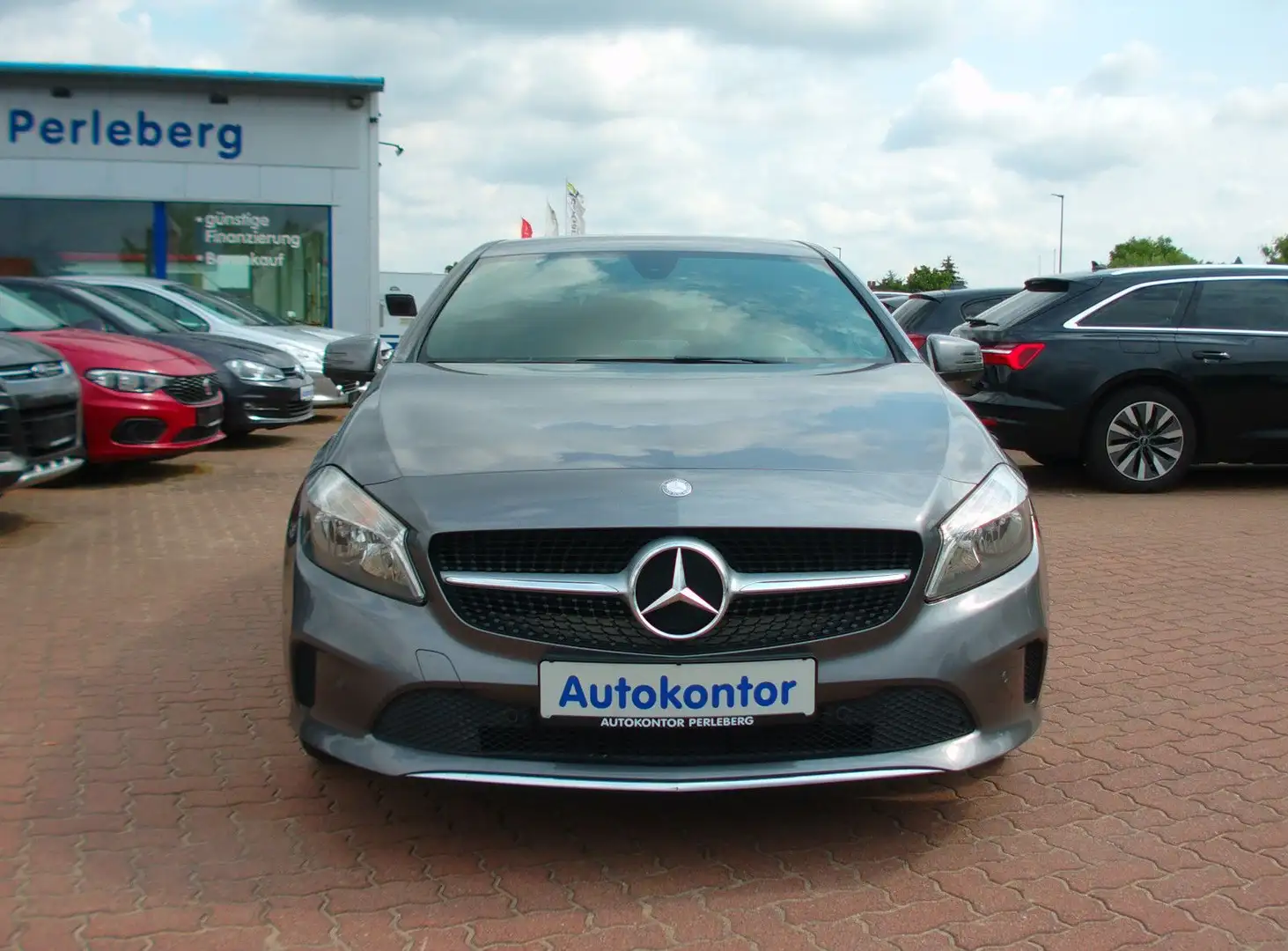 Mercedes-Benz A 180 CDI .Urban.Teilleder Grey - 2