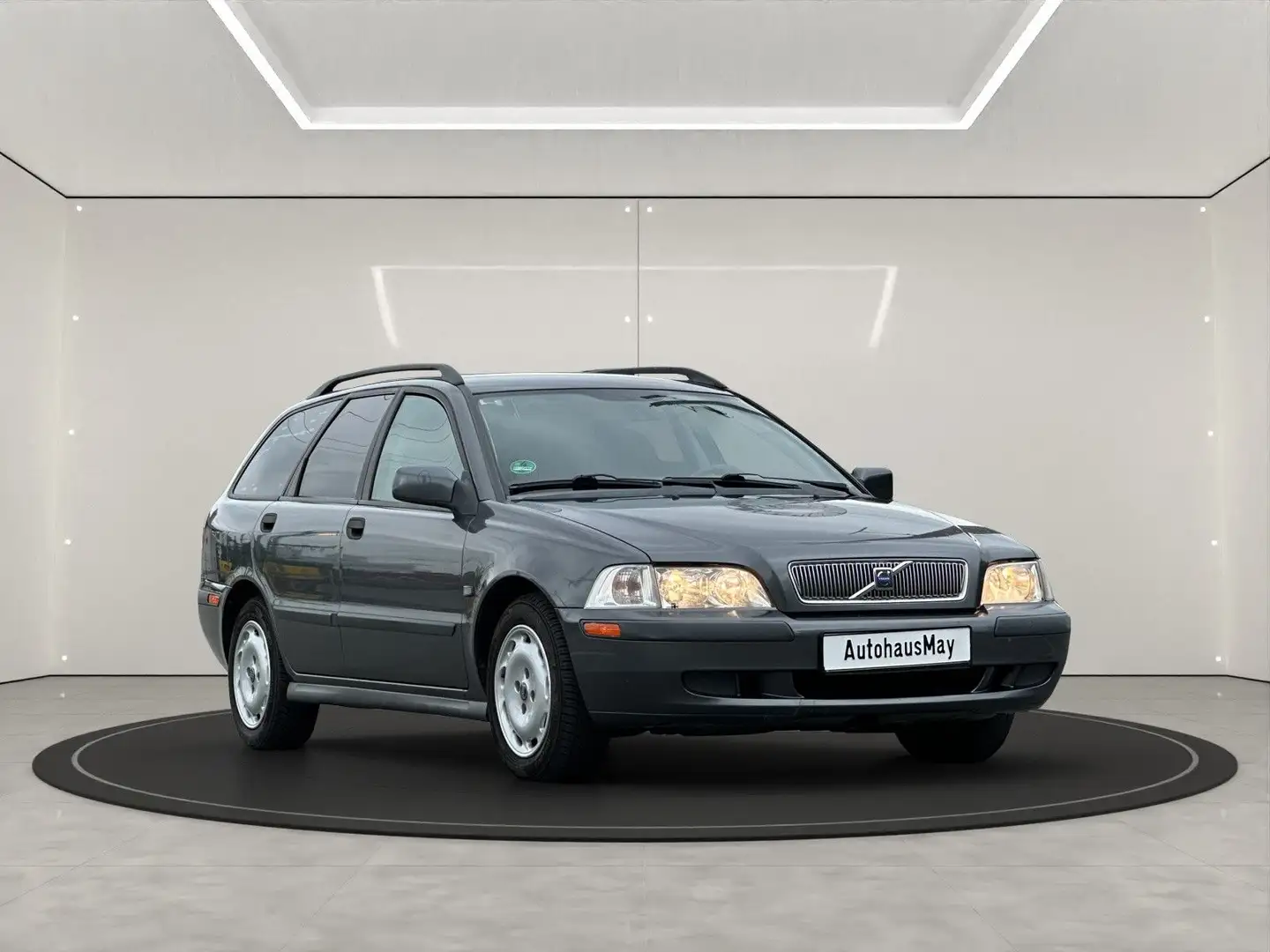 Volvo V40 1.9D 85kW Comfort Tüv Neu Grau - 1