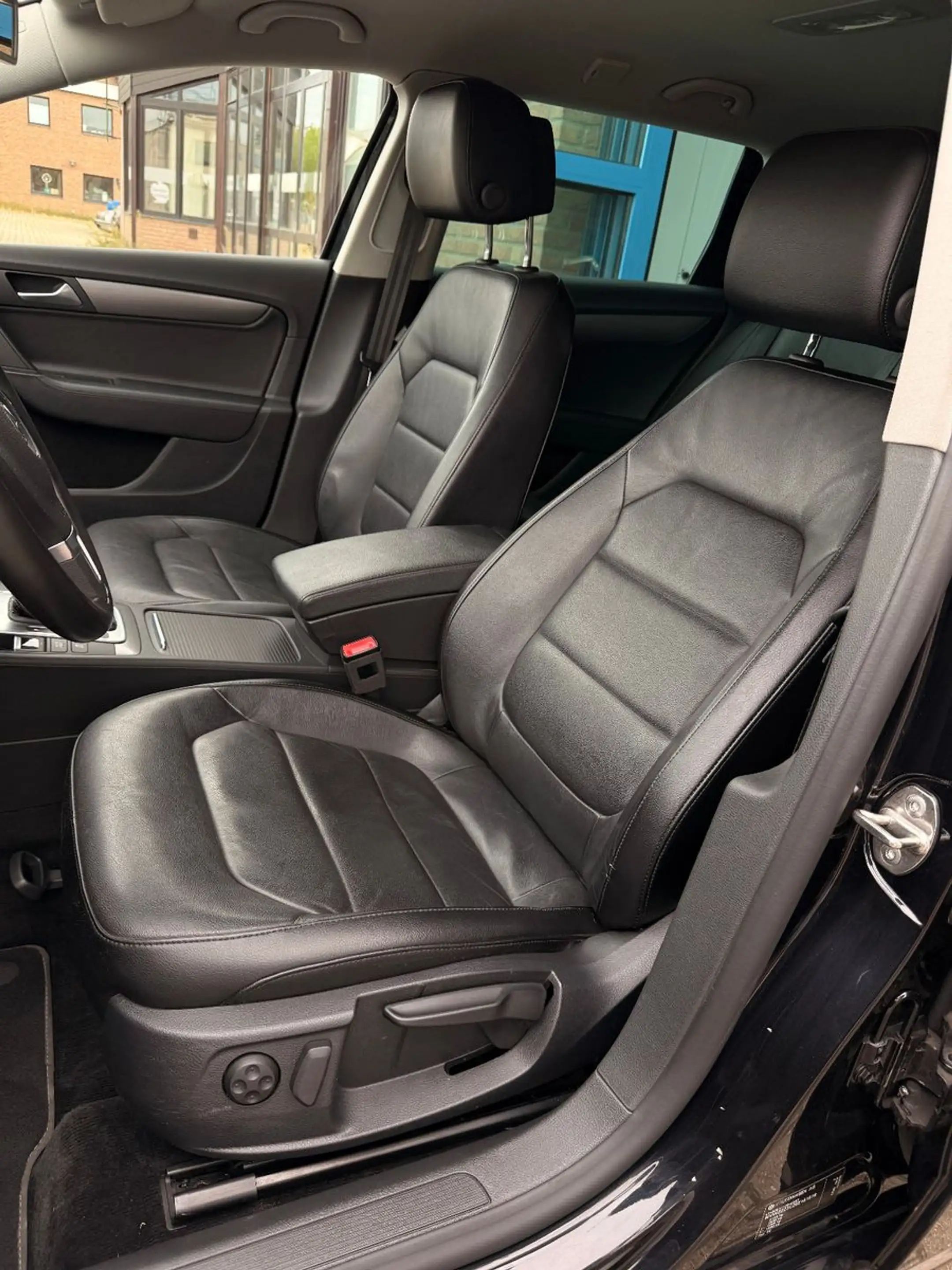 Volkswagen Passat Variant Edition BLACK/Standheiz./Sitzhz./ — photo 12